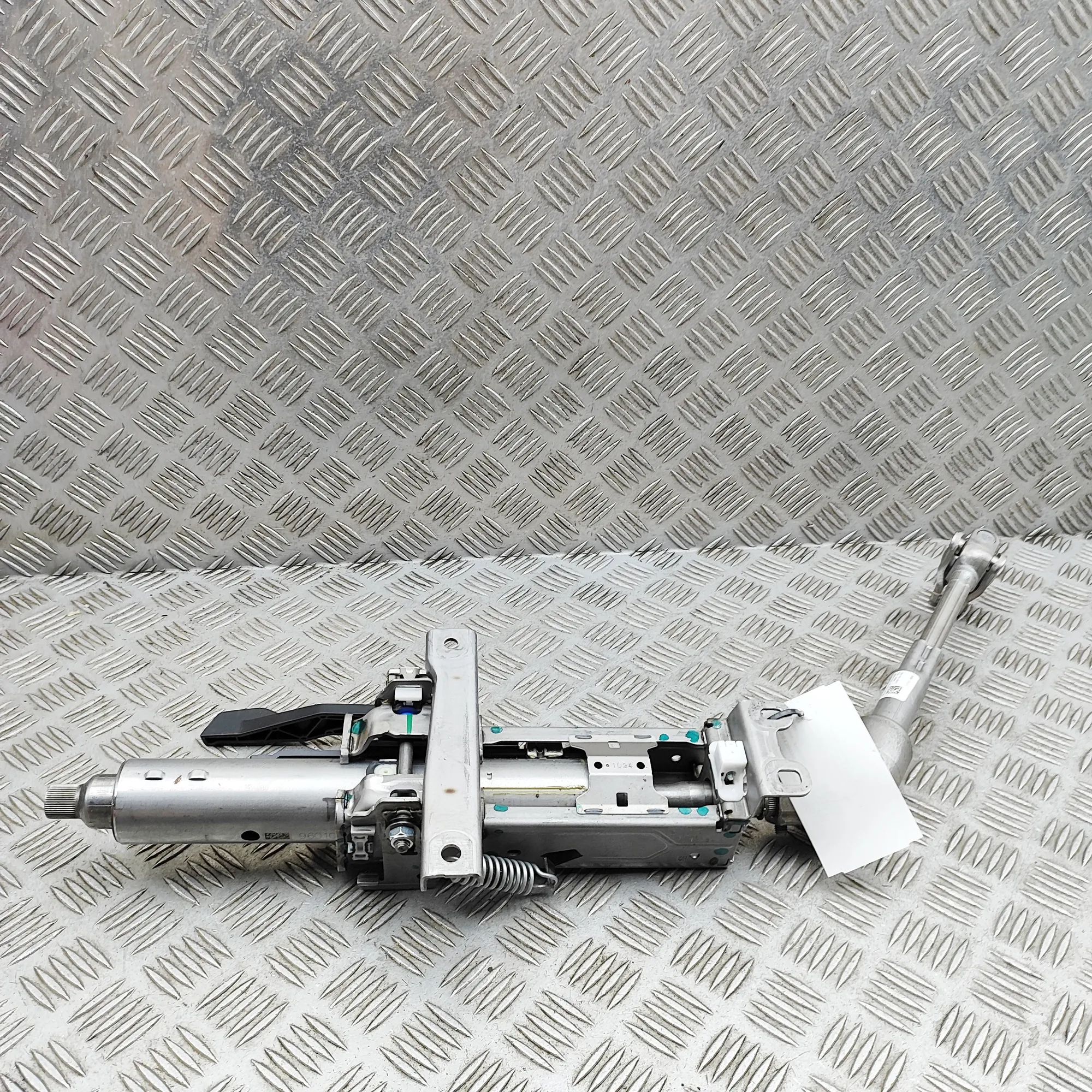 Mini Countryman (U25) Steering Column Mechanism Steering Column Mechanism — MINI COUNTRYMAN (U2...