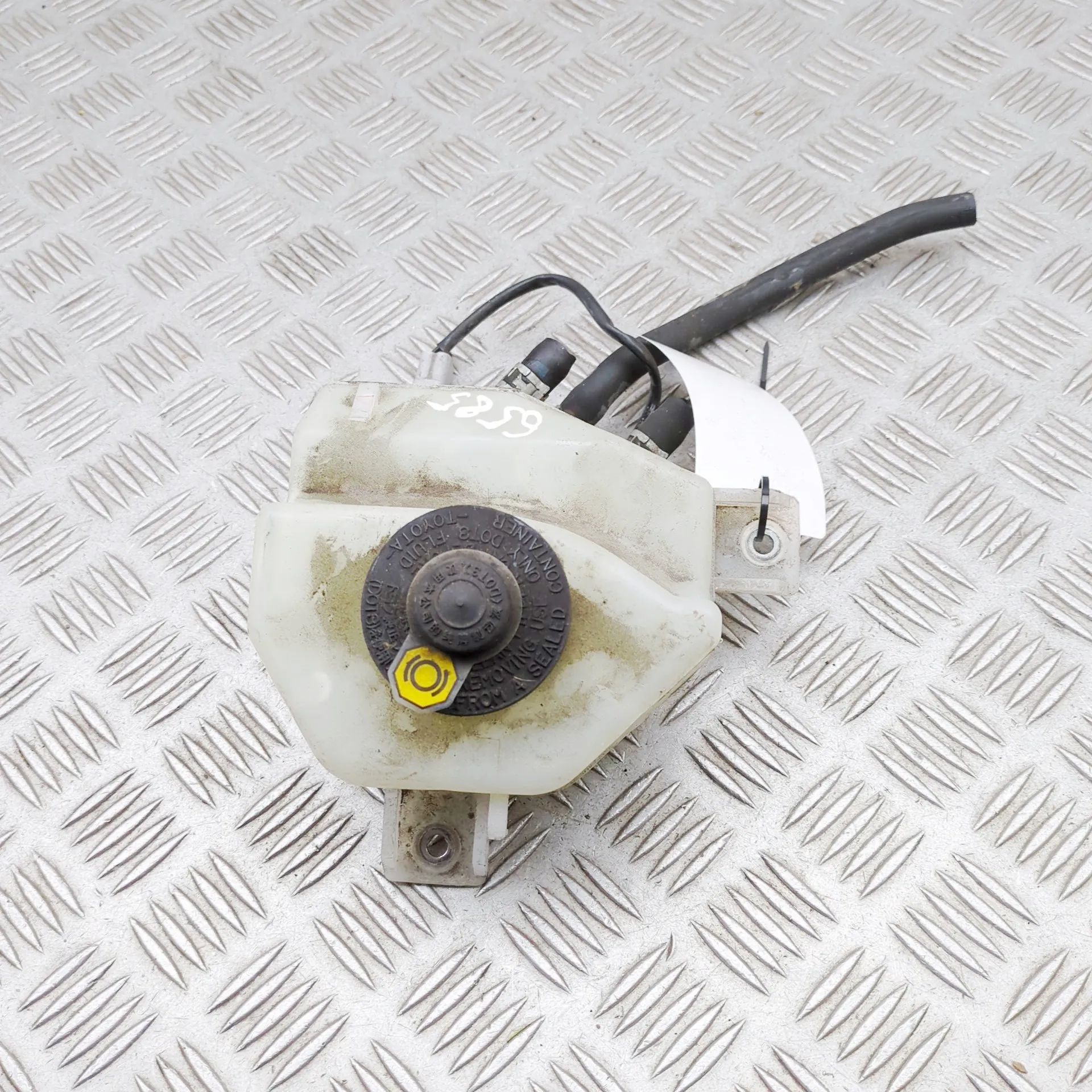 Toyota Prius+ Brake Fluid Reservoir