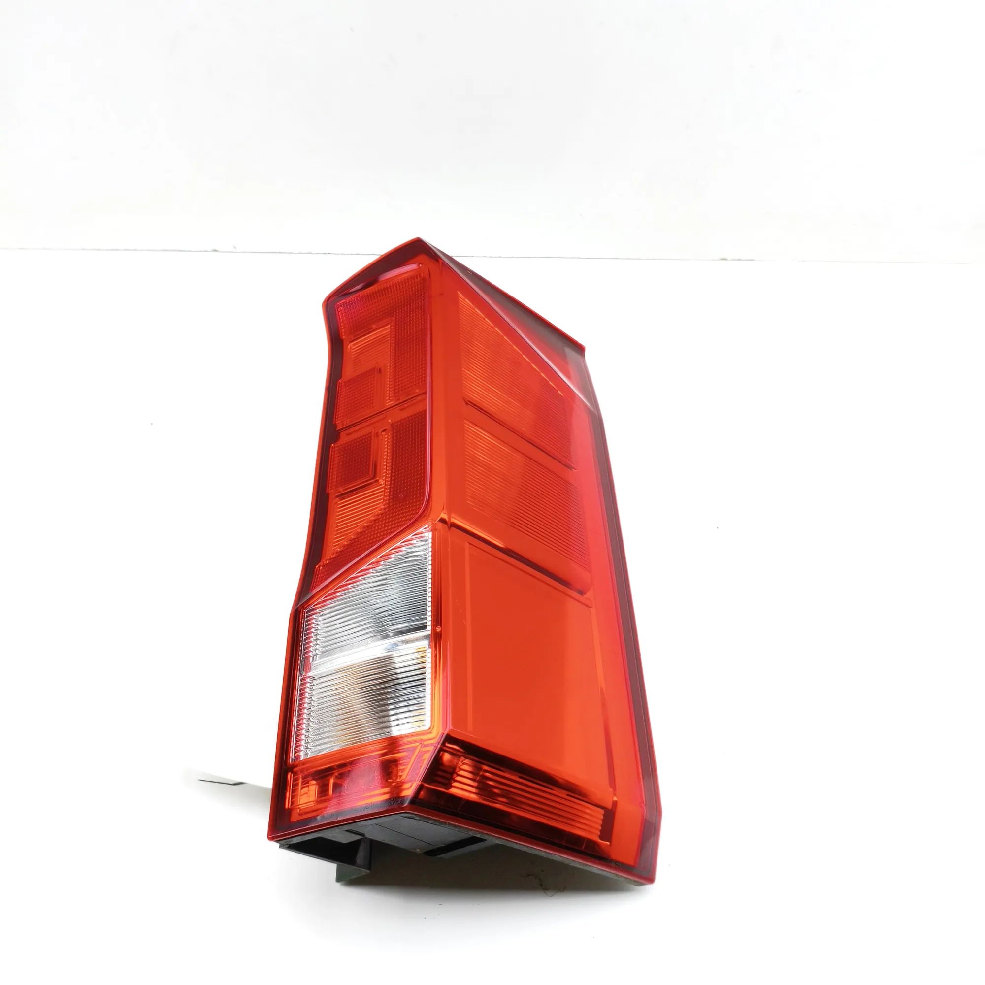 Volkswagen Crafter Rear Right Tail Light Rear Right Tail Light — VW CRAFTER (Van SY_) (2...