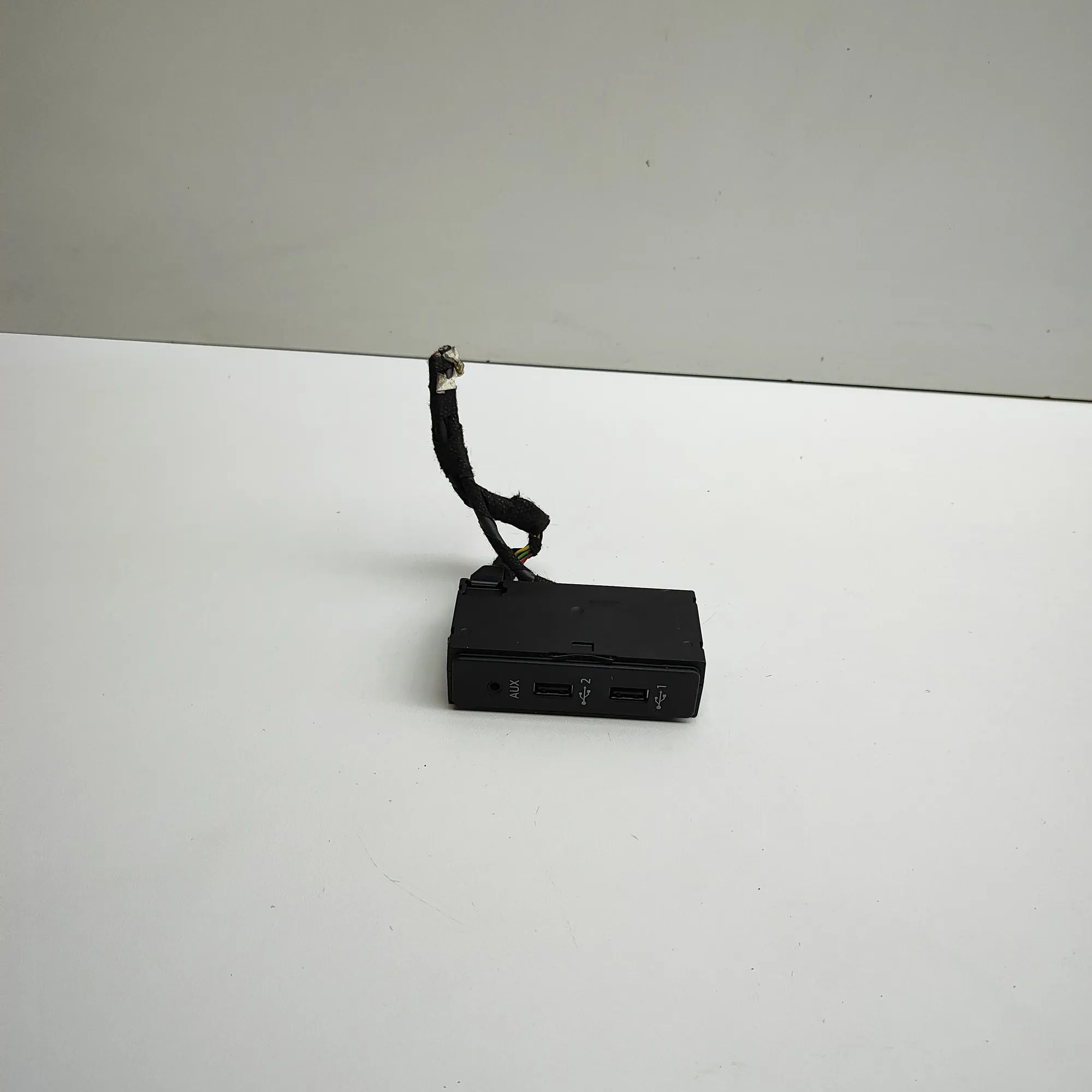 Audi TT (8S) USB/AUX control unit