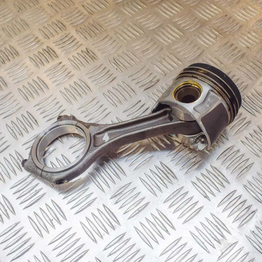 Porsche Cayenne Piston