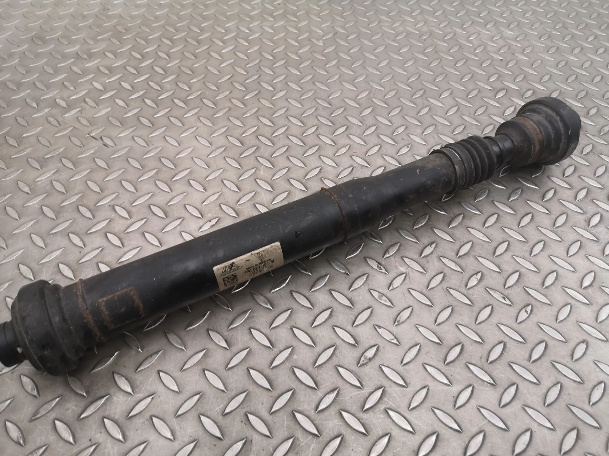 Porsche Cayenne Gearbox Short Propshaft Gearbox Short Propshaft — PORSCHE CAYENNE (92A)...