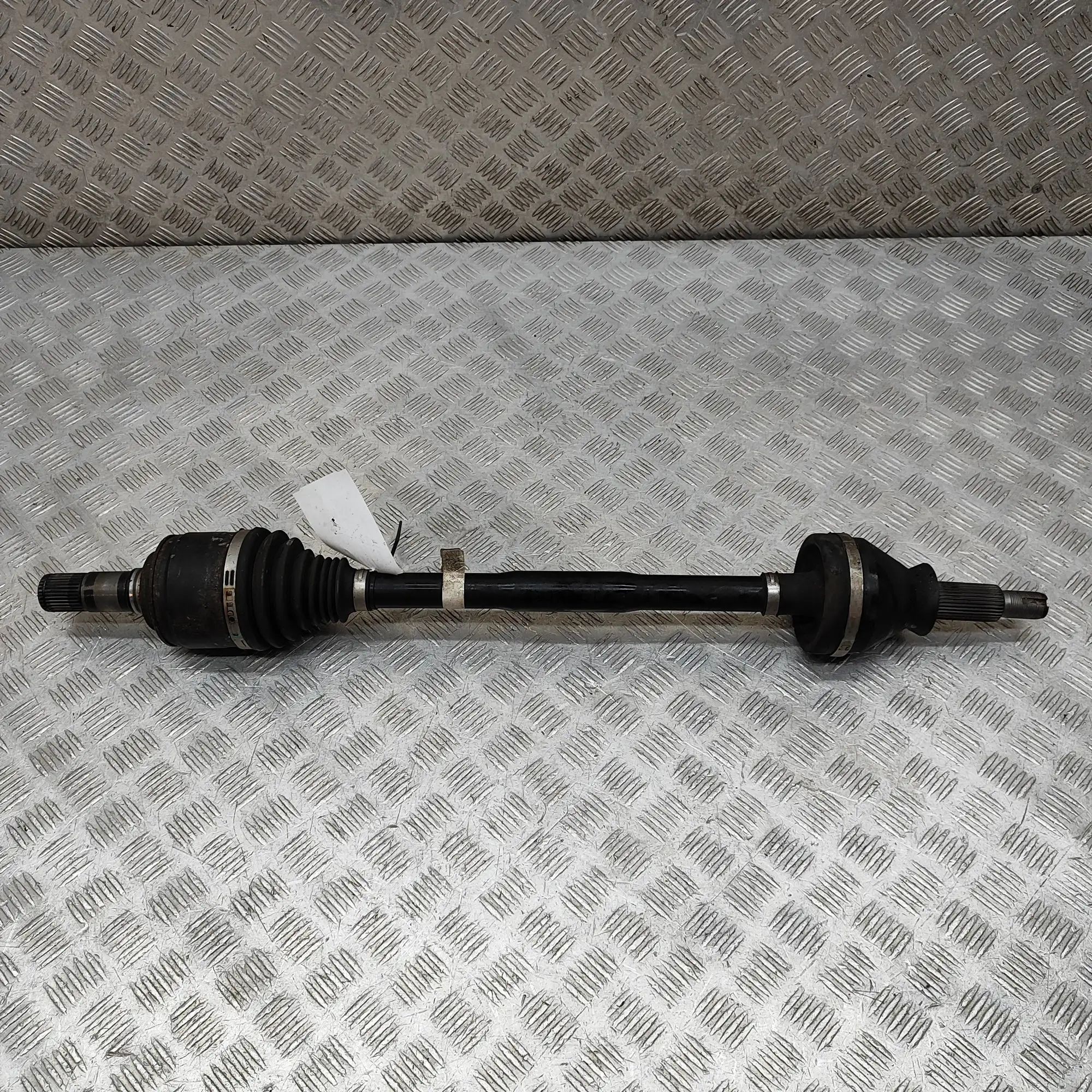 Maserati Ghibli Rear Left Driveshaft Rear Left Driveshaft — MASERATI GHIBLI (M157) (...