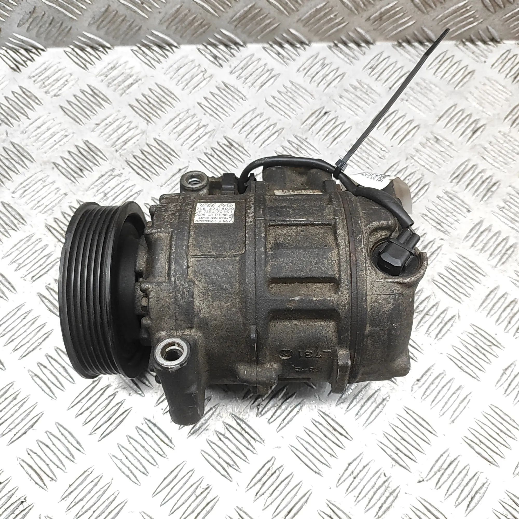 Porsche Cayenne Air-conditioning compressor Air-conditioning compressor — PORSCHE CAYENNE (...