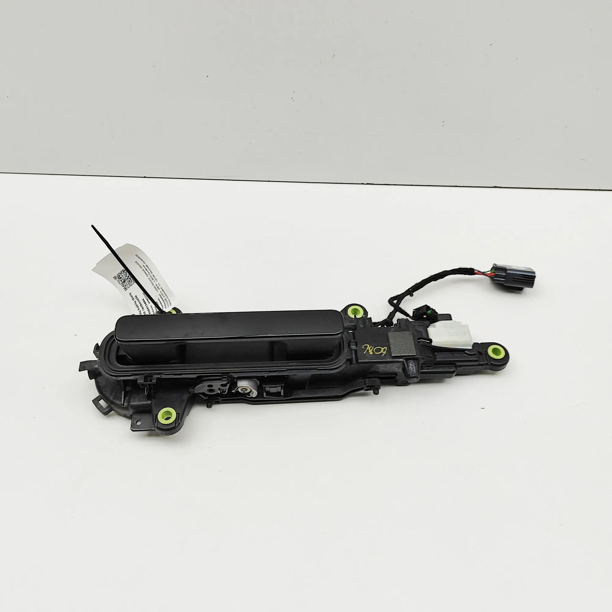 Land Rover Range Rover Evoque Exterior door handle — front left Exterior door handle — front left — LAND ROVER ...