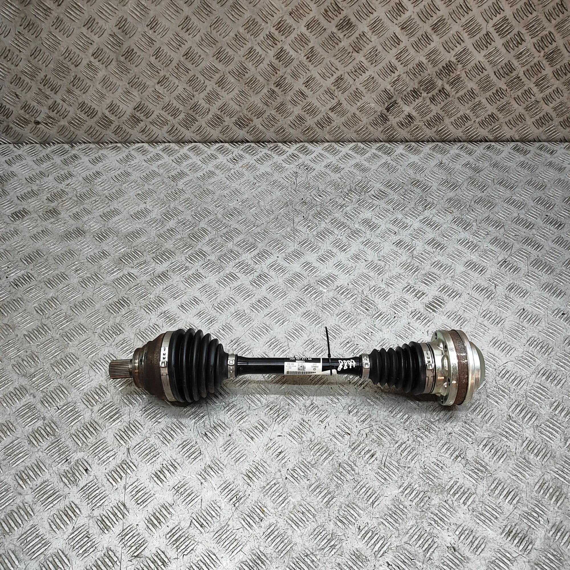 Skoda Karoq Front Left Driveshaft Front Left Driveshaft — SKODA KAROQ (NU7) (2017...