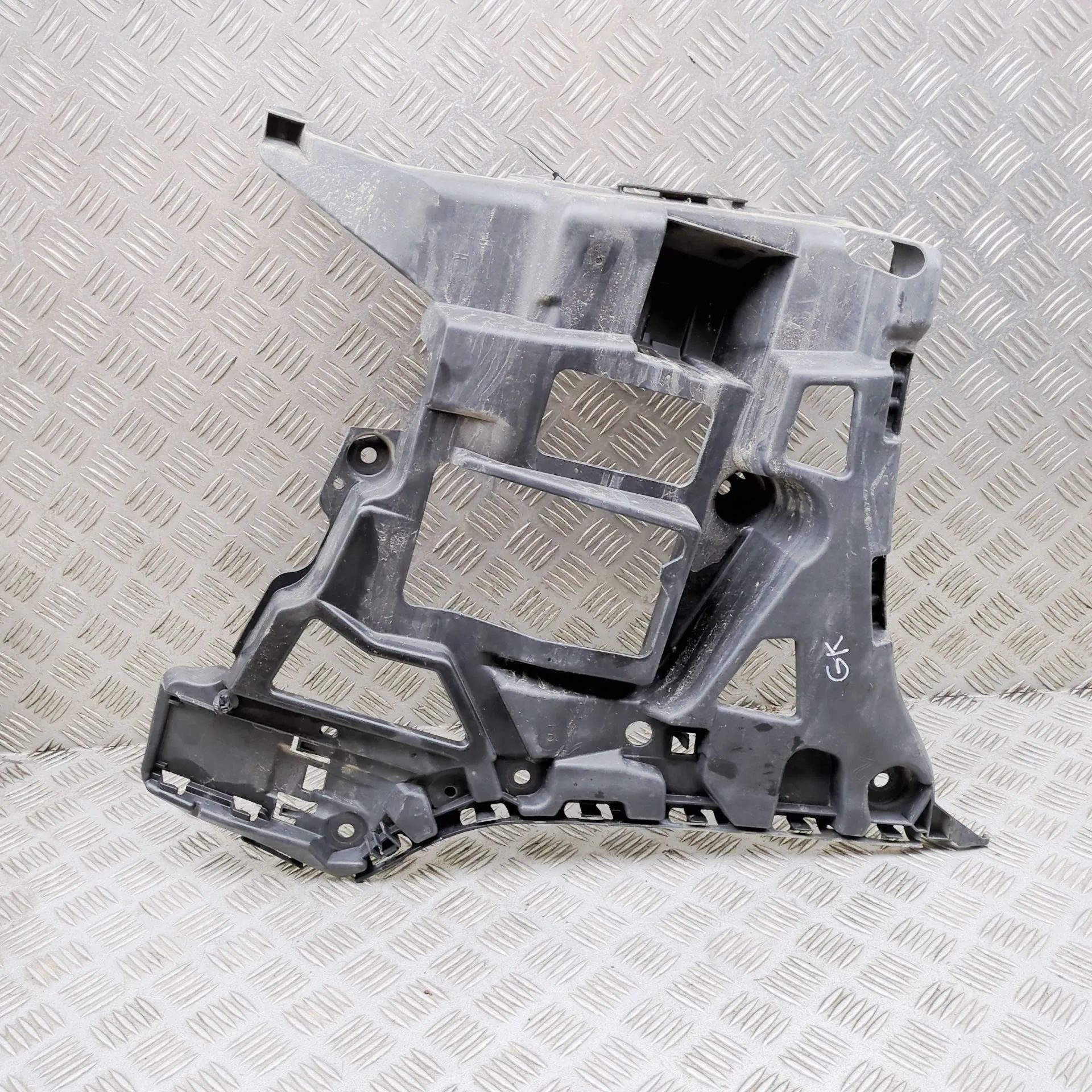 BMW 4 (G22 / G23 / G26)  Rear Left Bumper Bracket Rear Left Bumper Bracket — BMW 4 / i4 (G22, G23...