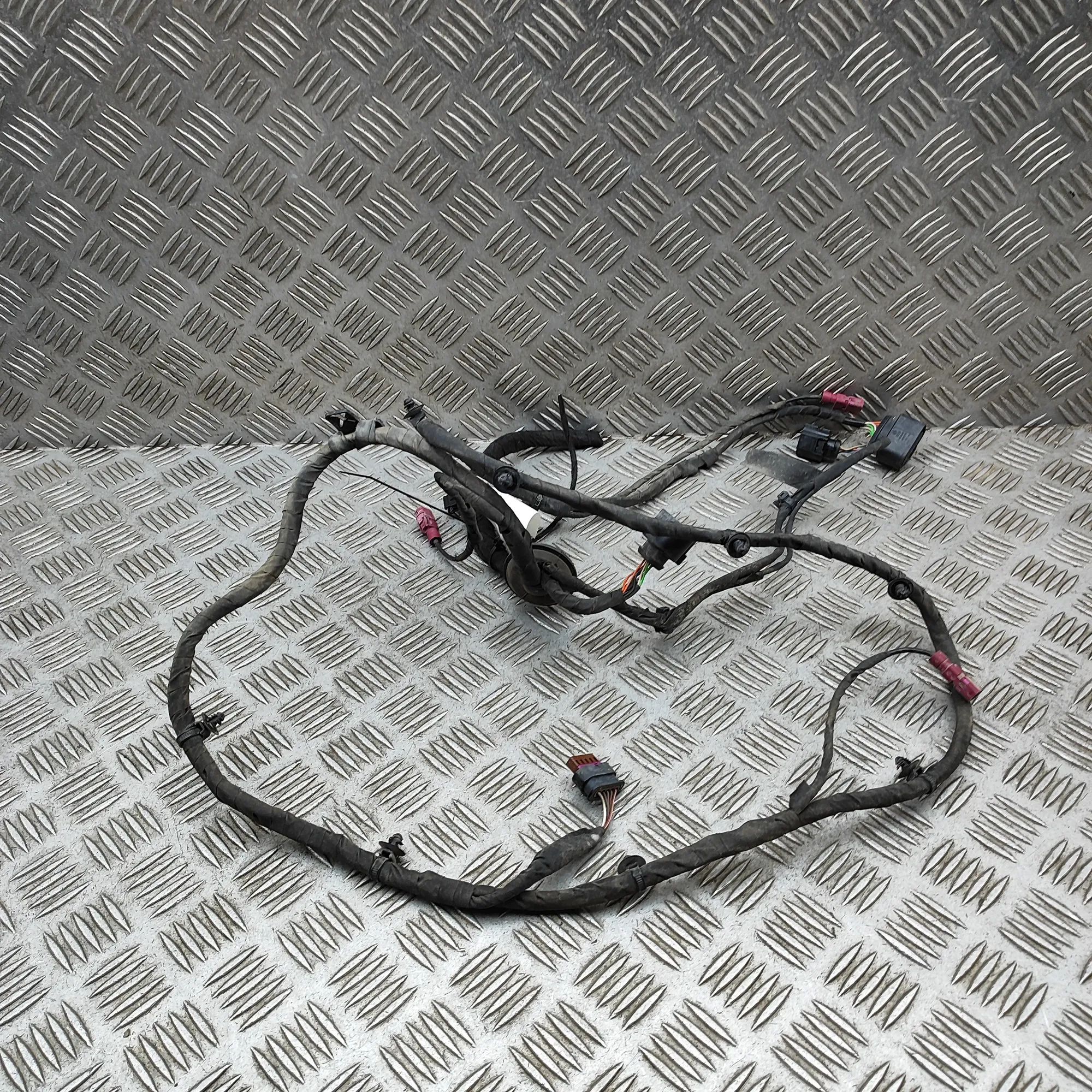 Audi Q8 Rear Parking Sensor Wiring Loom Rear Parking Sensor Wiring Loom — AUDI Q8 (4MN)...