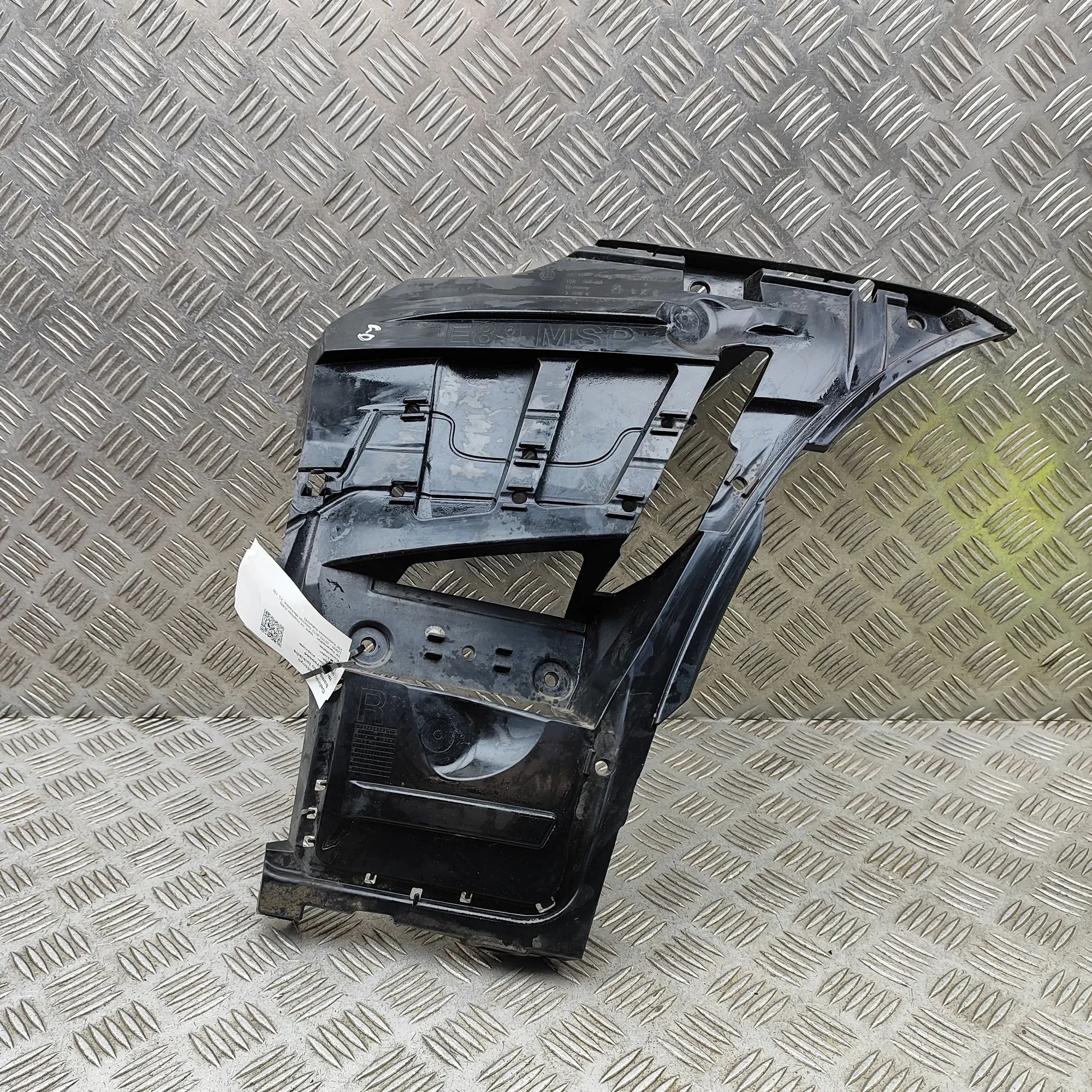BMW Z4 (E89) Rear Right Bumper Bracket Rear Right Bumper Bracket — BMW Z4 (Roadster E8...