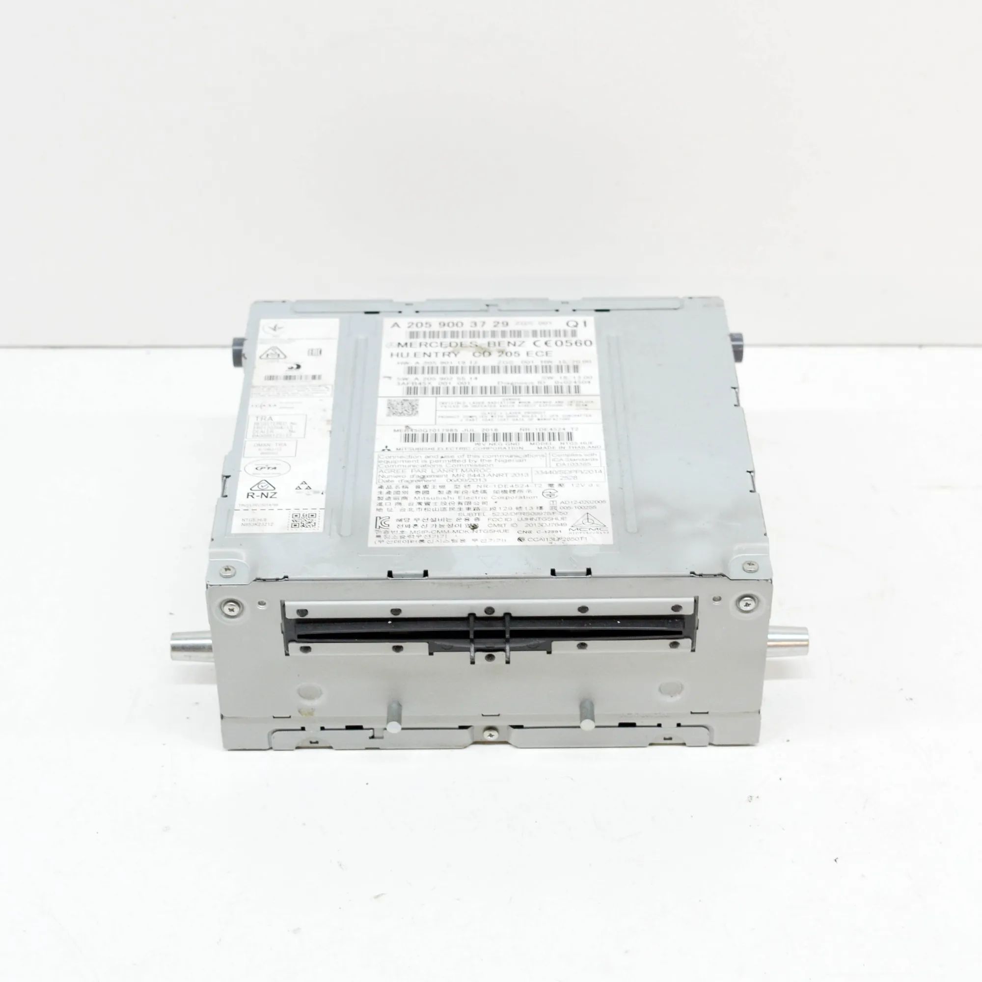 Mercedes-Benz A (W176) Radio / CD / navigation head unit Radio / CD / navigation head unit — MERCEDES BE...