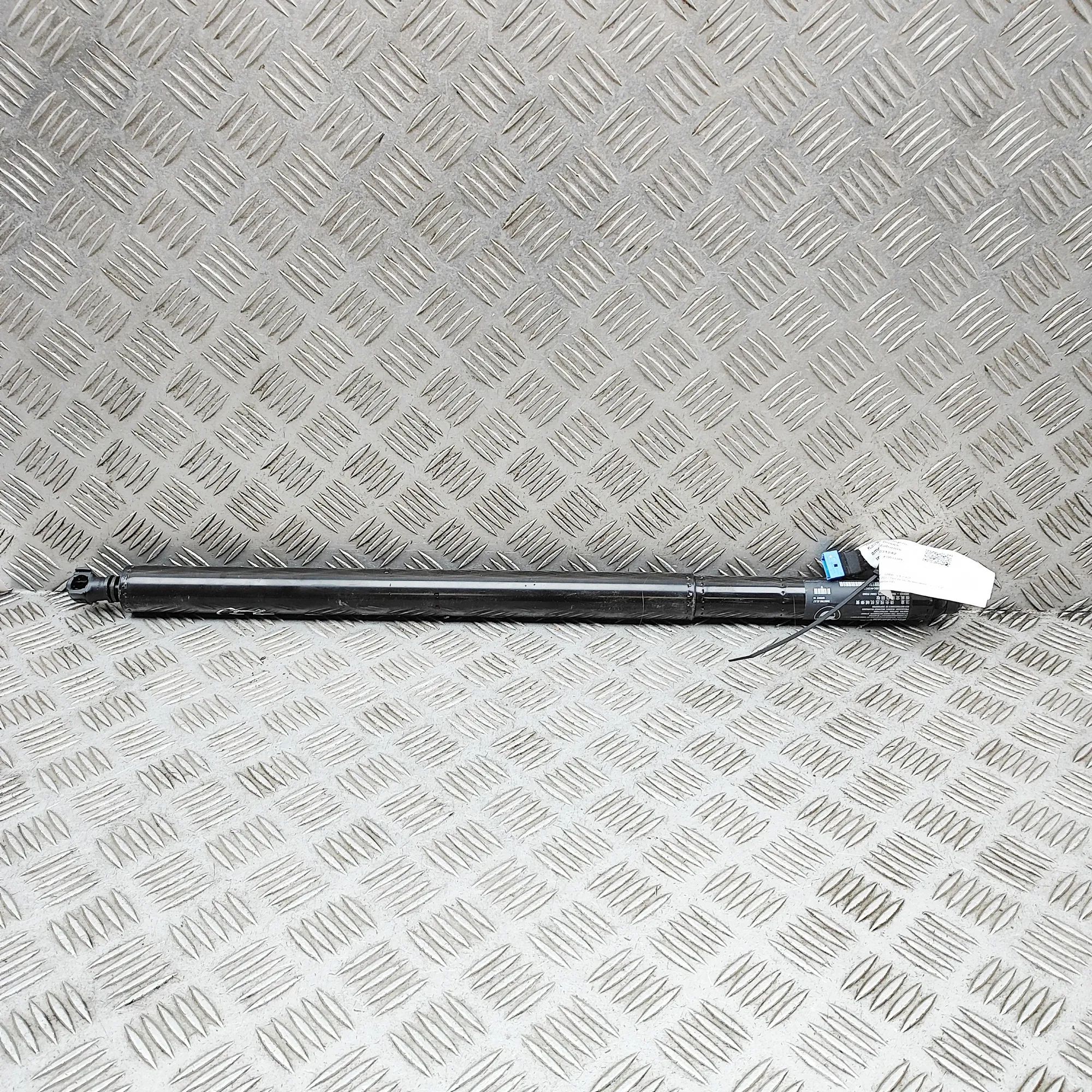 BMW X4 (G02) Left Side Tailgate Gas Strut Left Side Tailgate Gas Strut — BMW X4 (G02, F98...