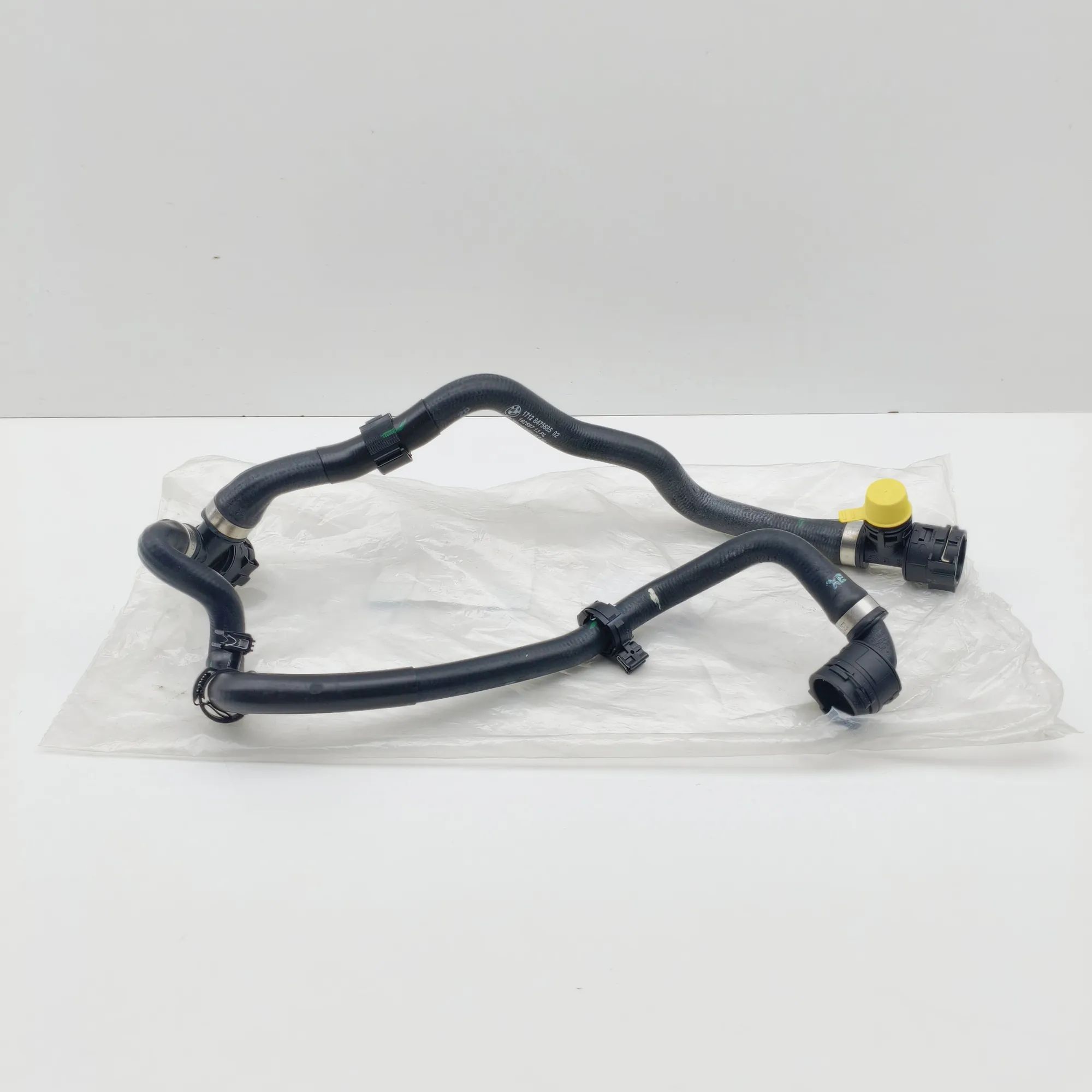 BMW 4 (G22 / G23 / G26)  Jäähdytysnesteletku Coolant hose — BMW 4 / i4 (G22, G23, G26, G82, ...