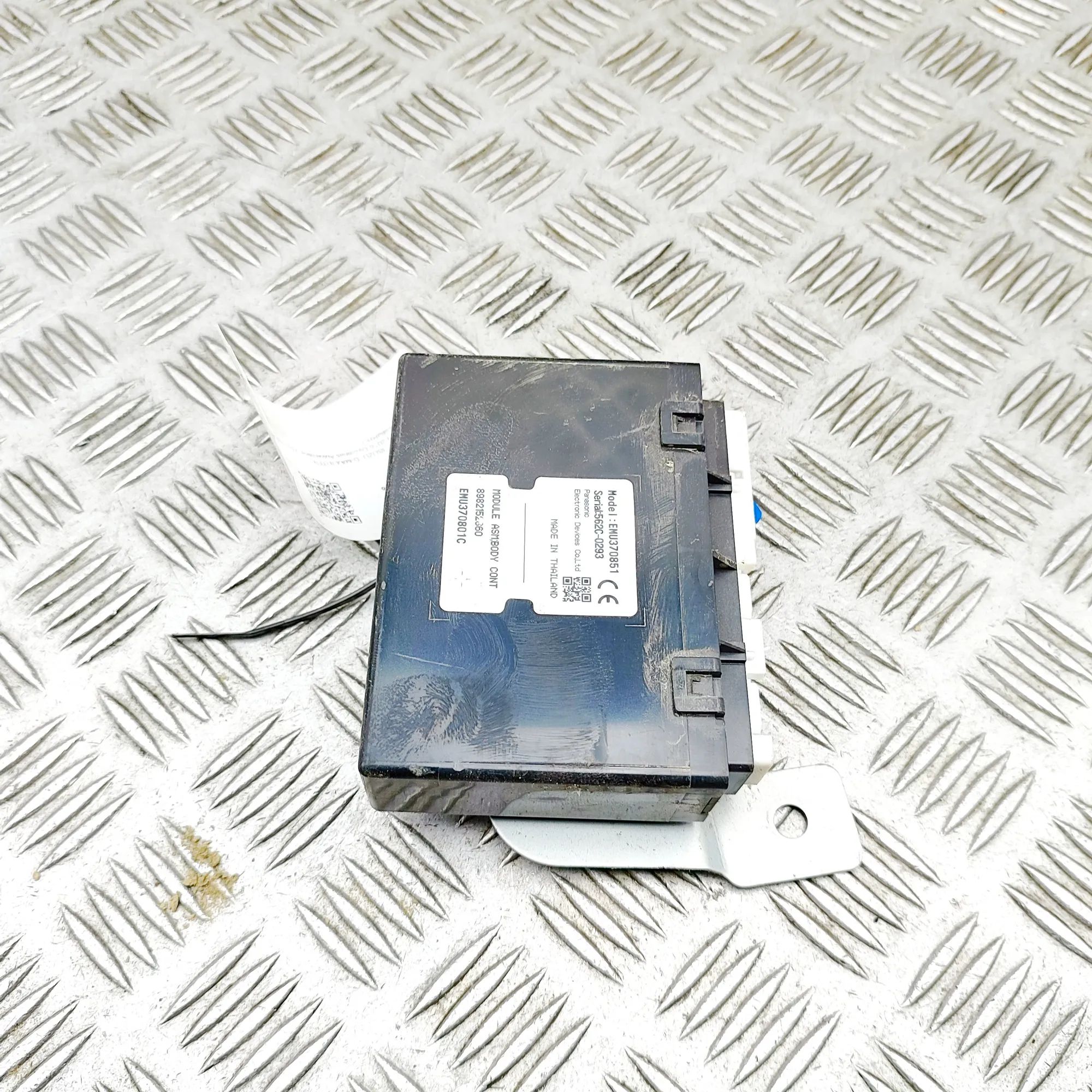Isuzu D-Max Comfort Control Unit Comfort Control Unit — ISUZU D-MAX (II TFR, TFS...