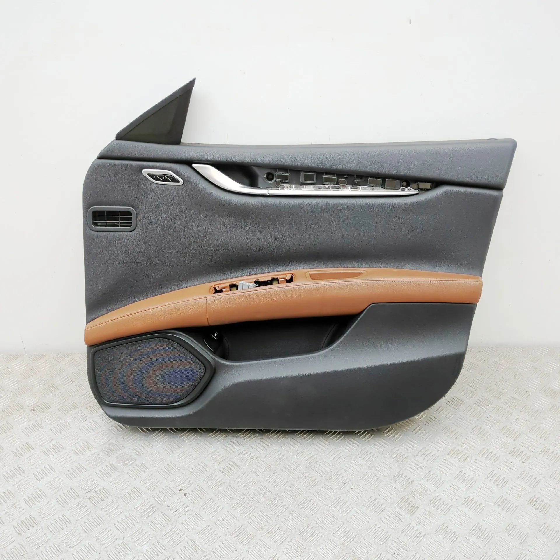 Maserati Ghibli Front Right Door Panel Front Right Door Panel — MASERATI GHIBLI (M157)...
