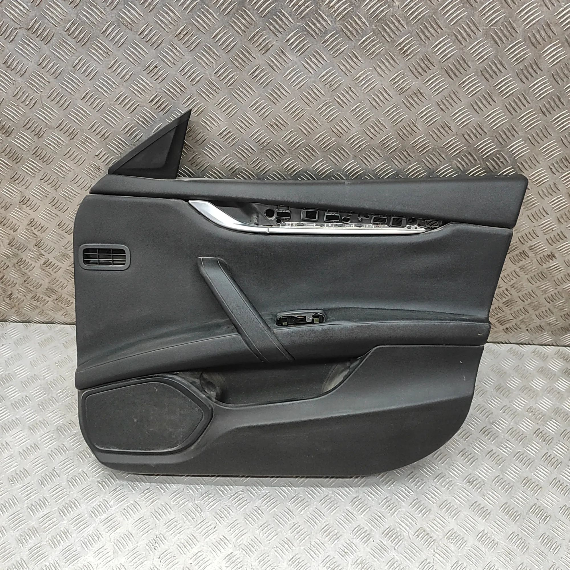 Maserati Ghibli Front Right Door Panel Front Right Door Panel — MASERATI GHIBLI (M157)...