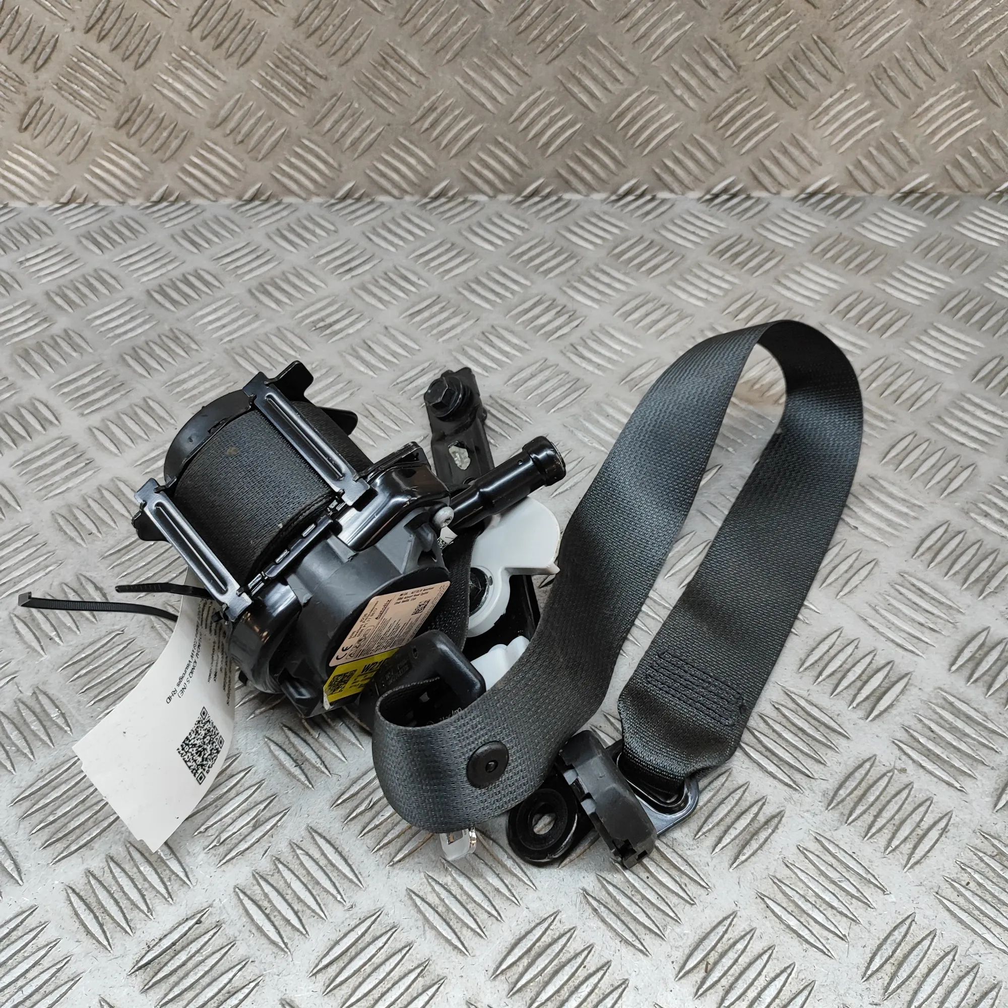 Hyundai Ioniq Rear Right Seatbelt Rear Right Seatbelt — HYUNDAI IONIQ (5 NE) (202...