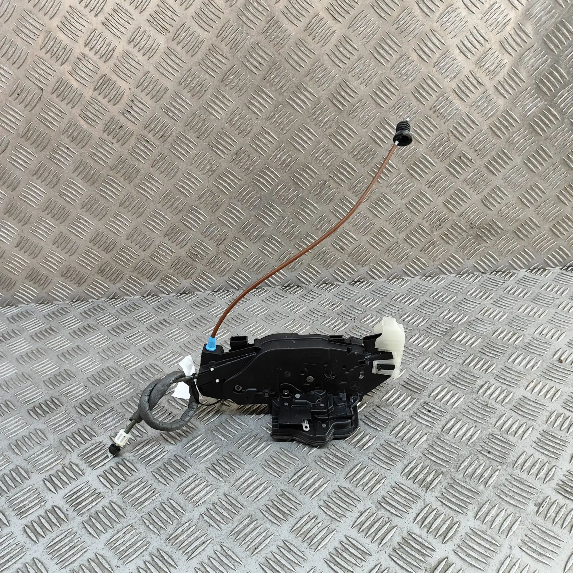 Mercedes-Benz A (W177) Door lock — front left Door lock — front left — MERCEDES BENZ C-CLASS ...