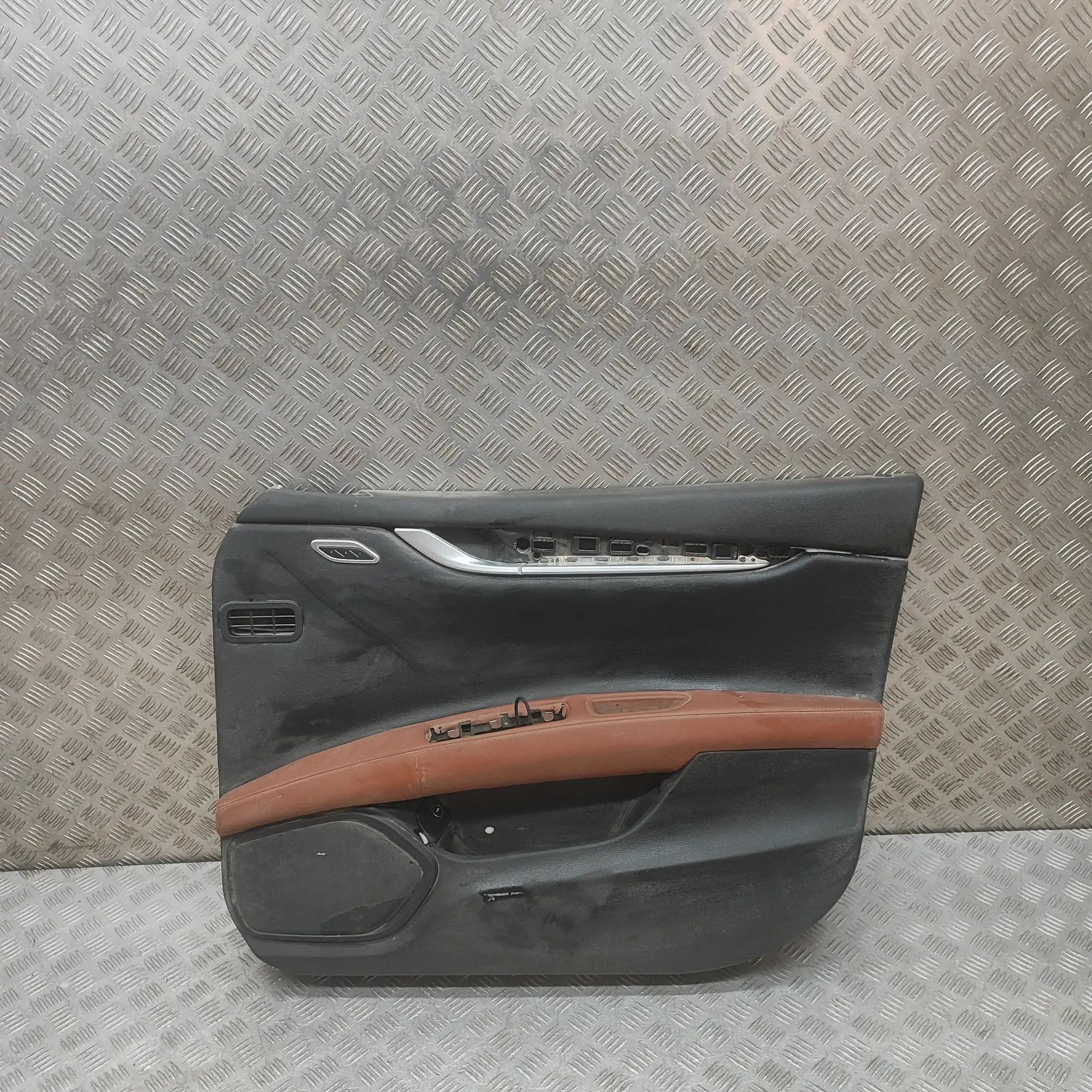 Maserati Ghibli Front Right Door Panel