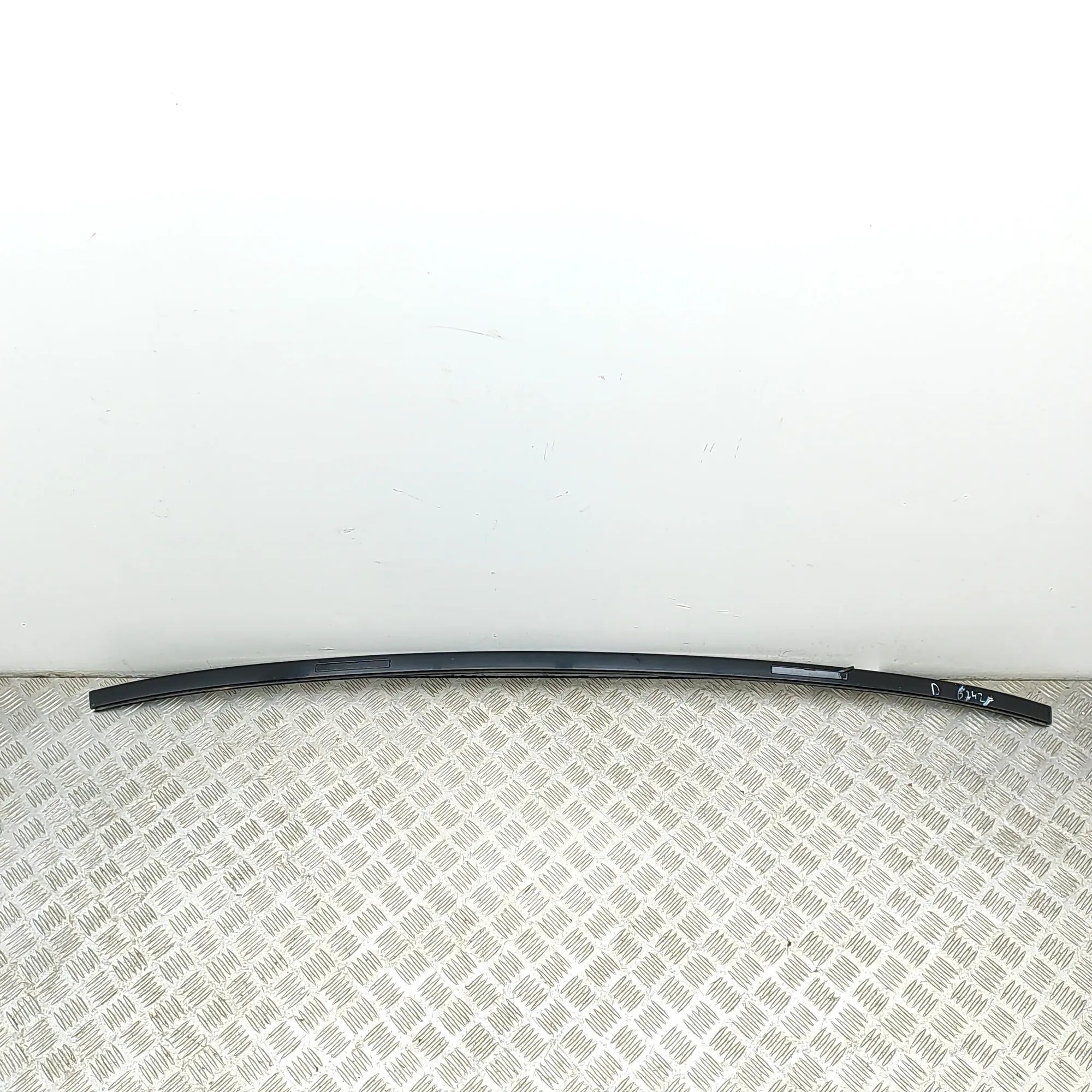 BMW 5 (G30 / G31) Right Side Roof Strip Trim Right Side Roof Strip Trim — BMW 5 SERIES (G60)...
