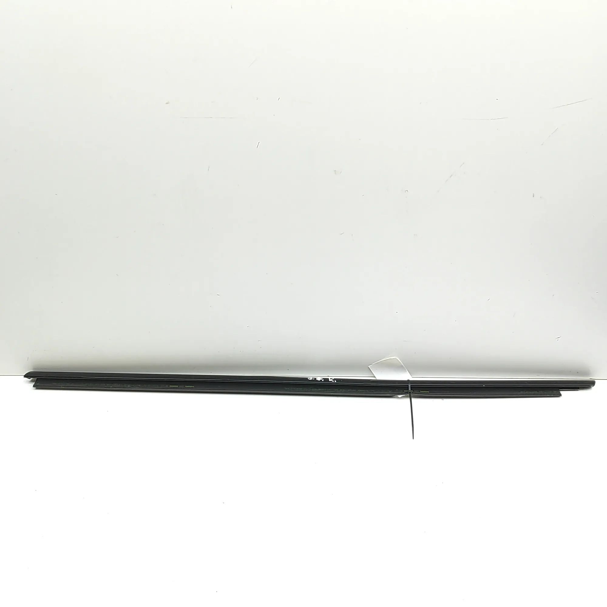 BMW 5 (G30 / G31) Door window strip — rear left Door window strip — rear left — BMW 5 SERIES (G...