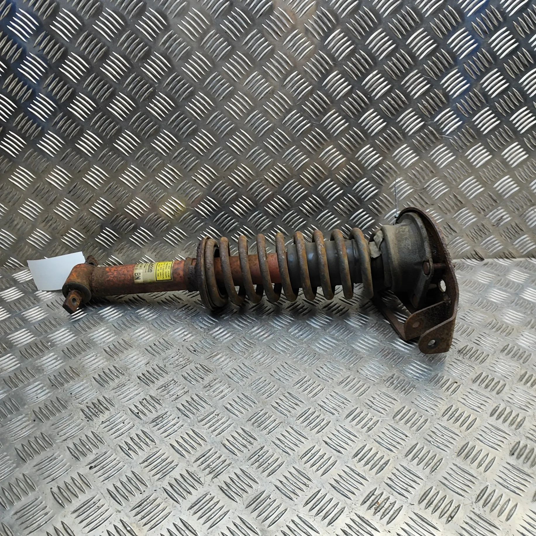 Chevrolet Camaro Shock absorber — front right Shock absorber — front right — CHEVROLET CAMARO...