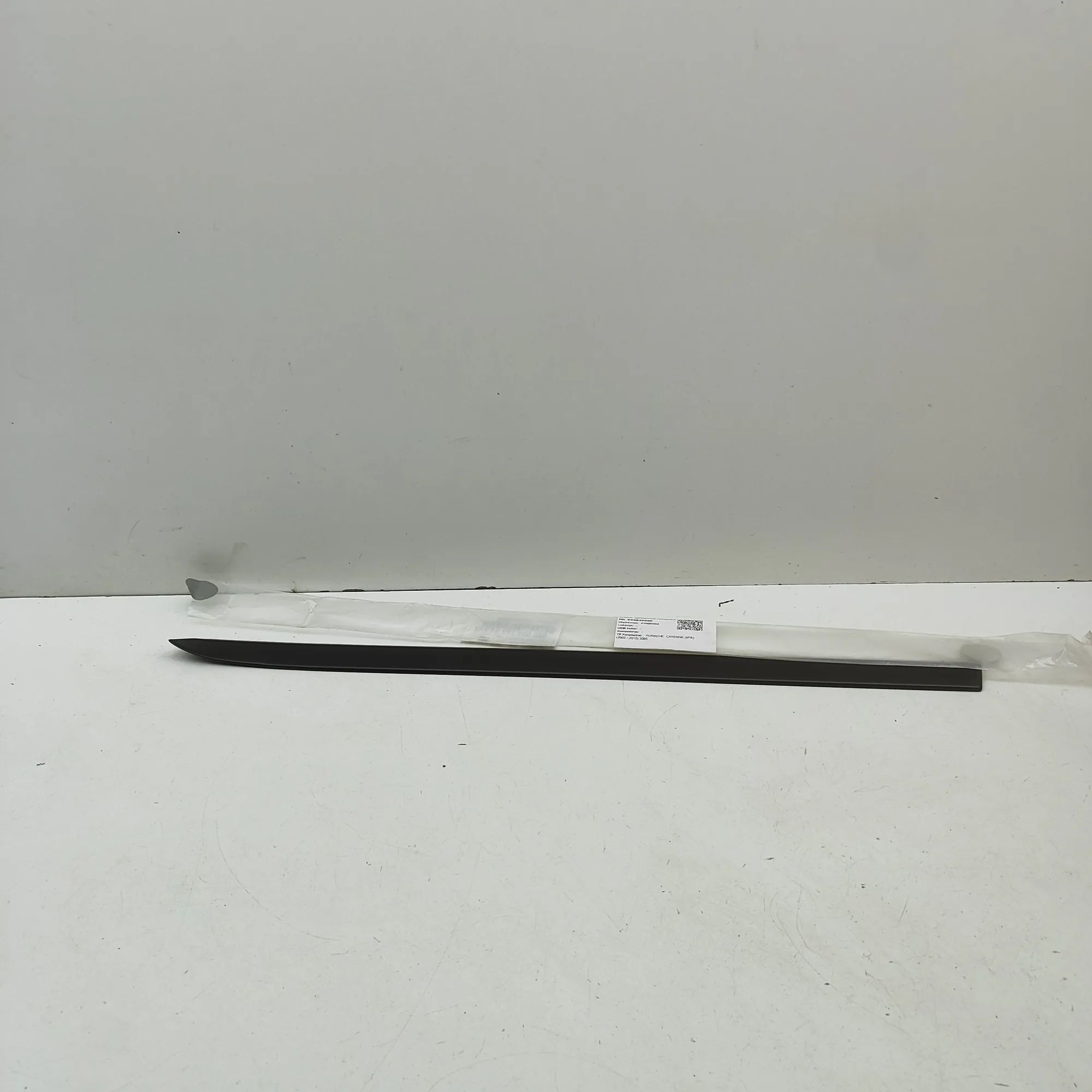 Porsche Cayenne Rear Left Door Molding Rear Left Door Molding — PORSCHE CAYENNE (9PA) ...