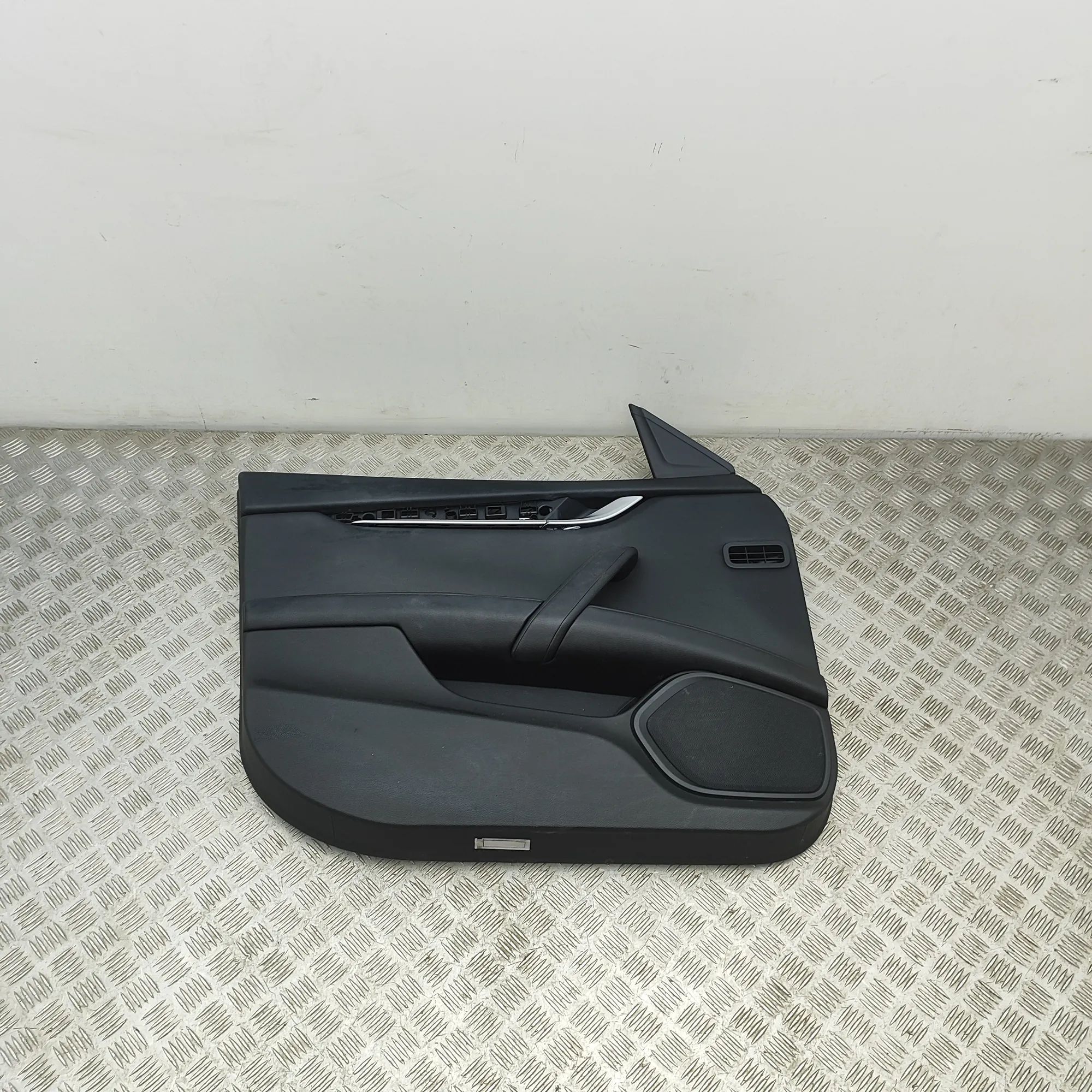 Maserati Ghibli Front Left Door Panel