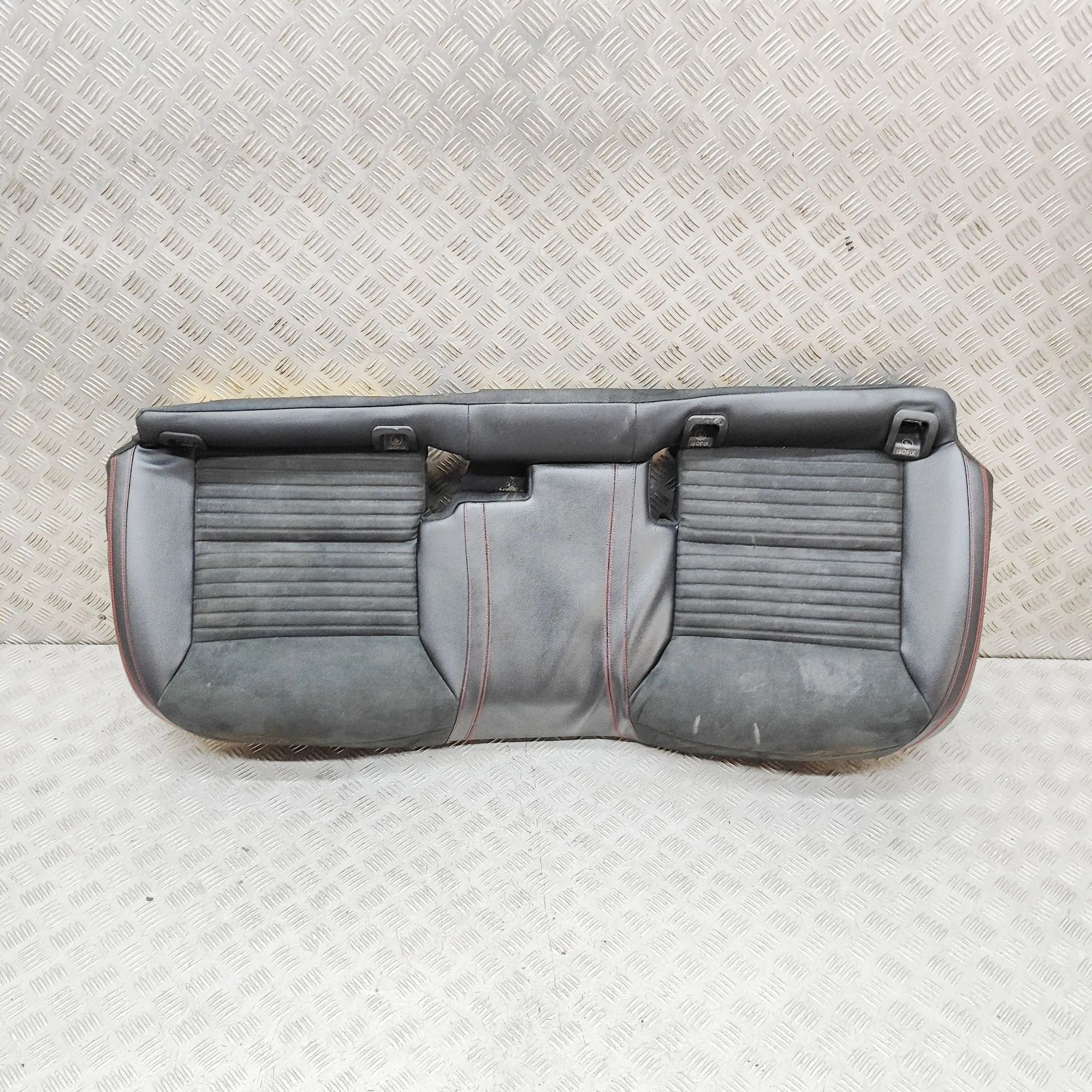 Mercedes-Benz CLA (C117) Rear seat Rear seat — MERCEDES BENZ CLA (Coupe C117) (201...