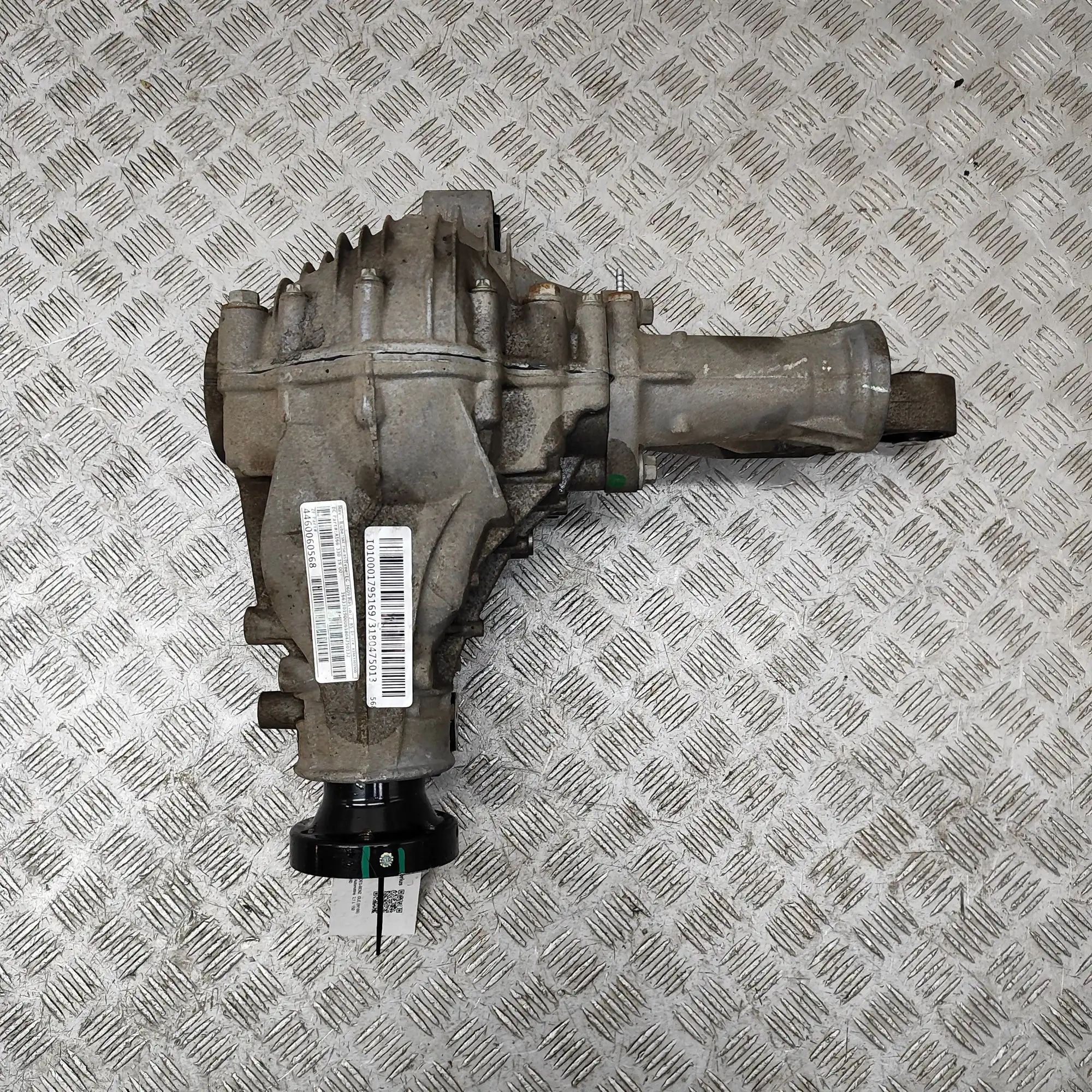 Mercedes-Benz ML / GLE (W166) front differential Front differential — MERCEDES BENZ GLE (W166) (...