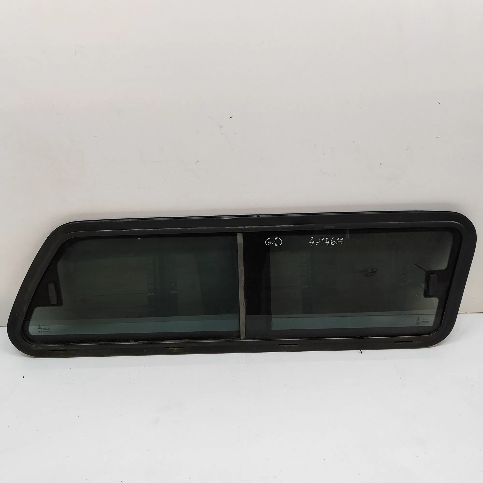 Isuzu D-Max Rear Right Side Body Window Rear Right Side Body Window — ISUZU D-MAX (II T...