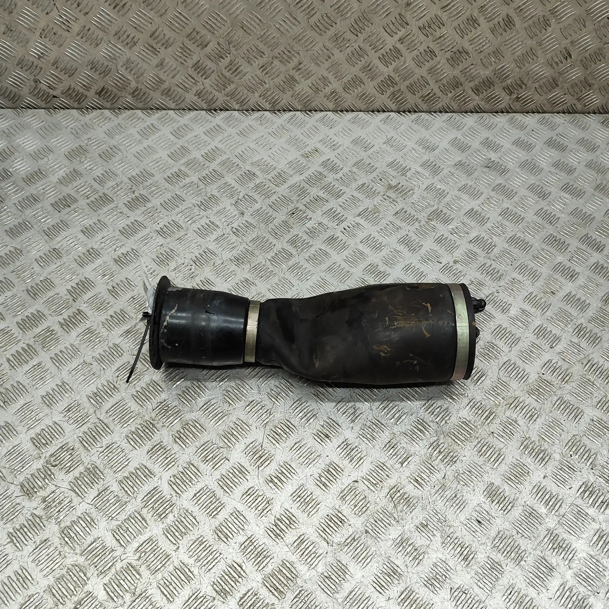 Toyota Land Cruiser 150 Rear Left Air Suspension Spring Bag Rear Left Air Suspension Spring Bag — TOYOTA LA...