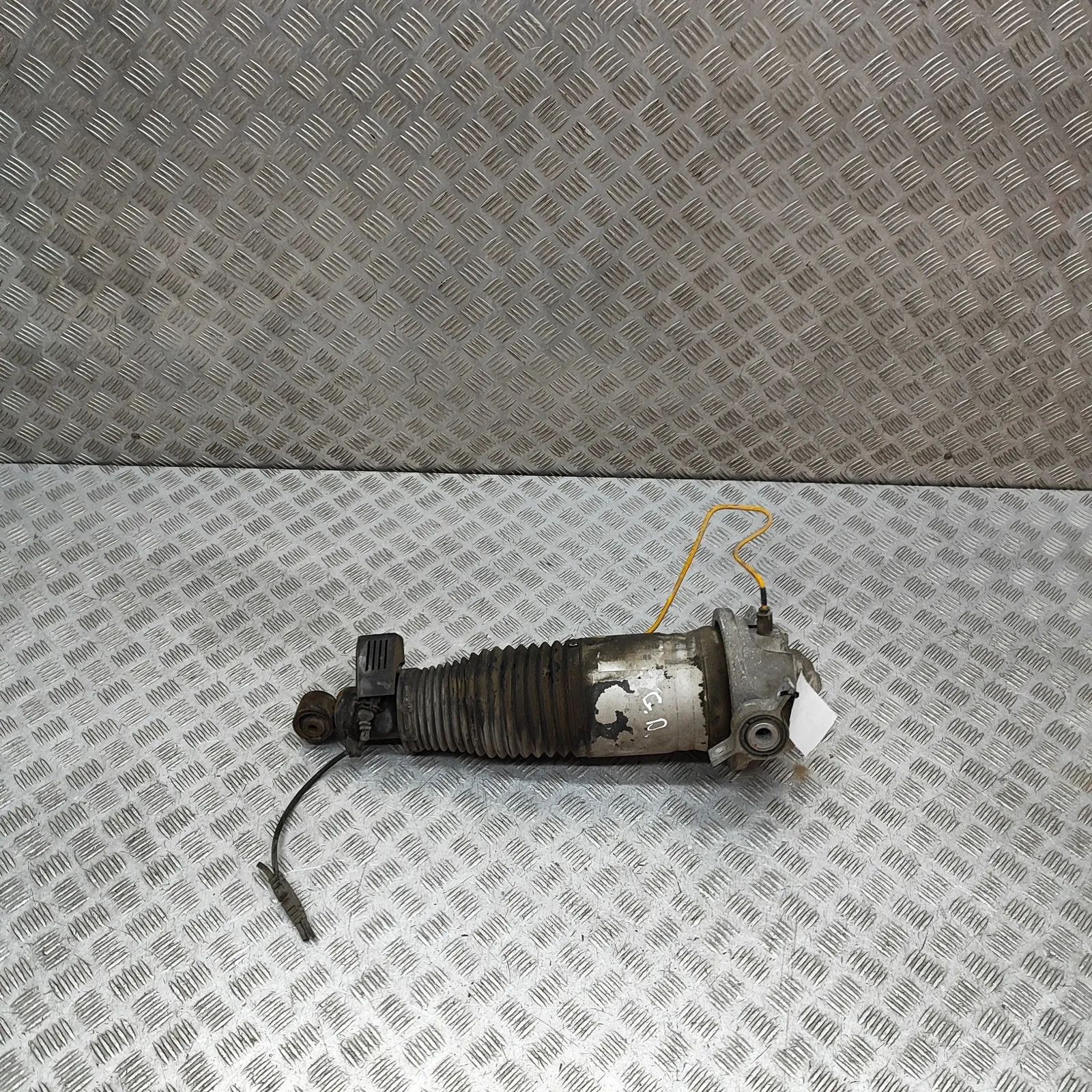 Porsche Cayenne Rear Right Air Shock Absorber Rear Right Air Shock Absorber — PORSCHE CAYENNE...