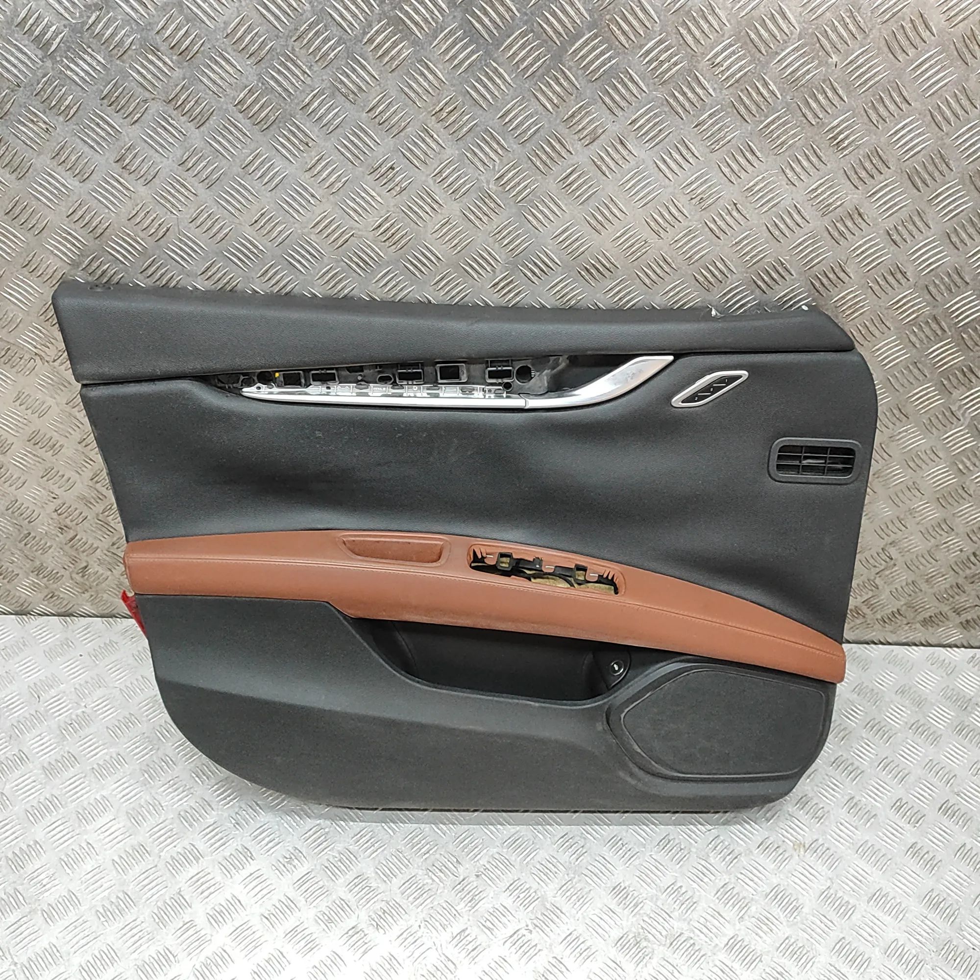 Maserati Ghibli Front Left Door Panel