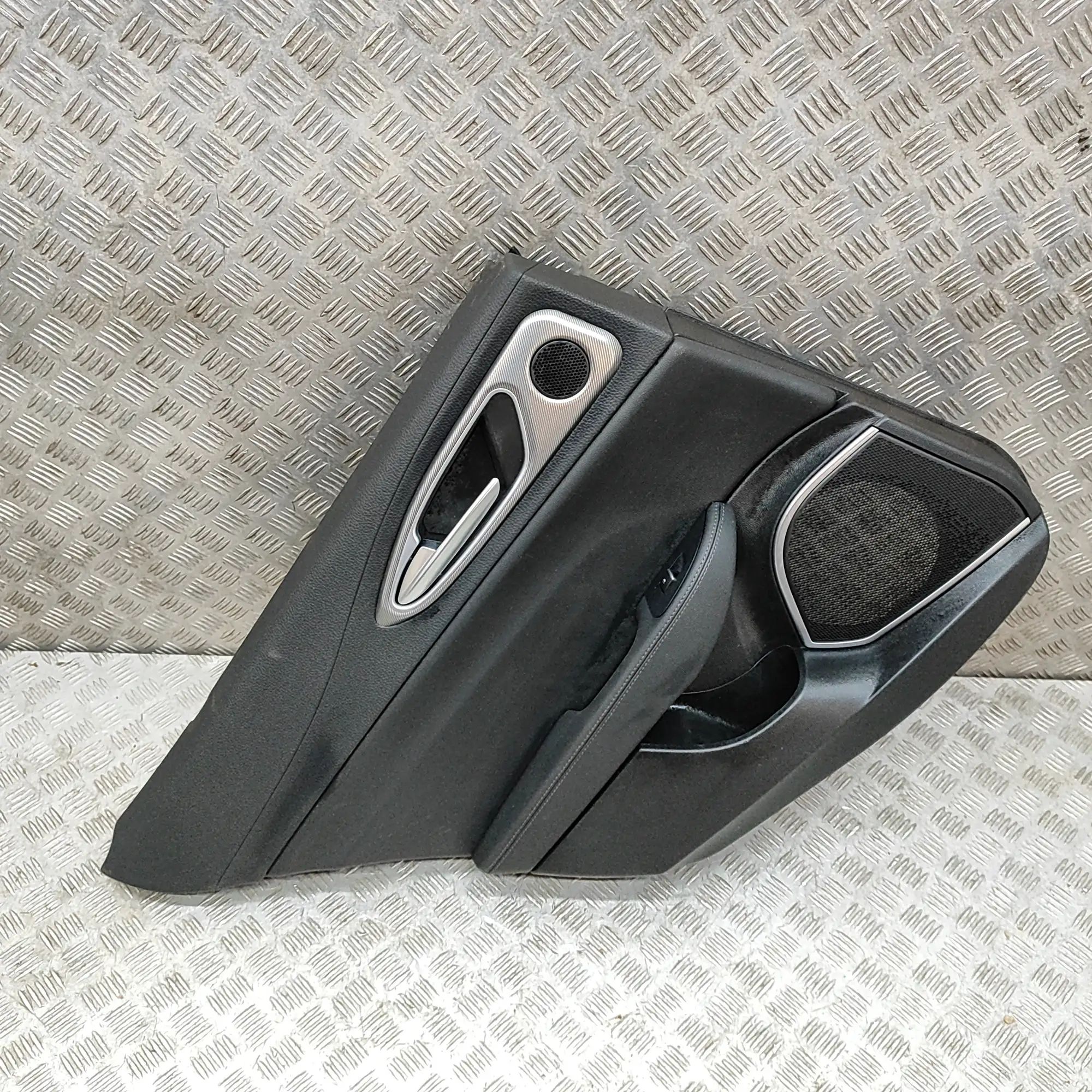 Alfa-Romeo Giulia (952) Rear Left Door Panel