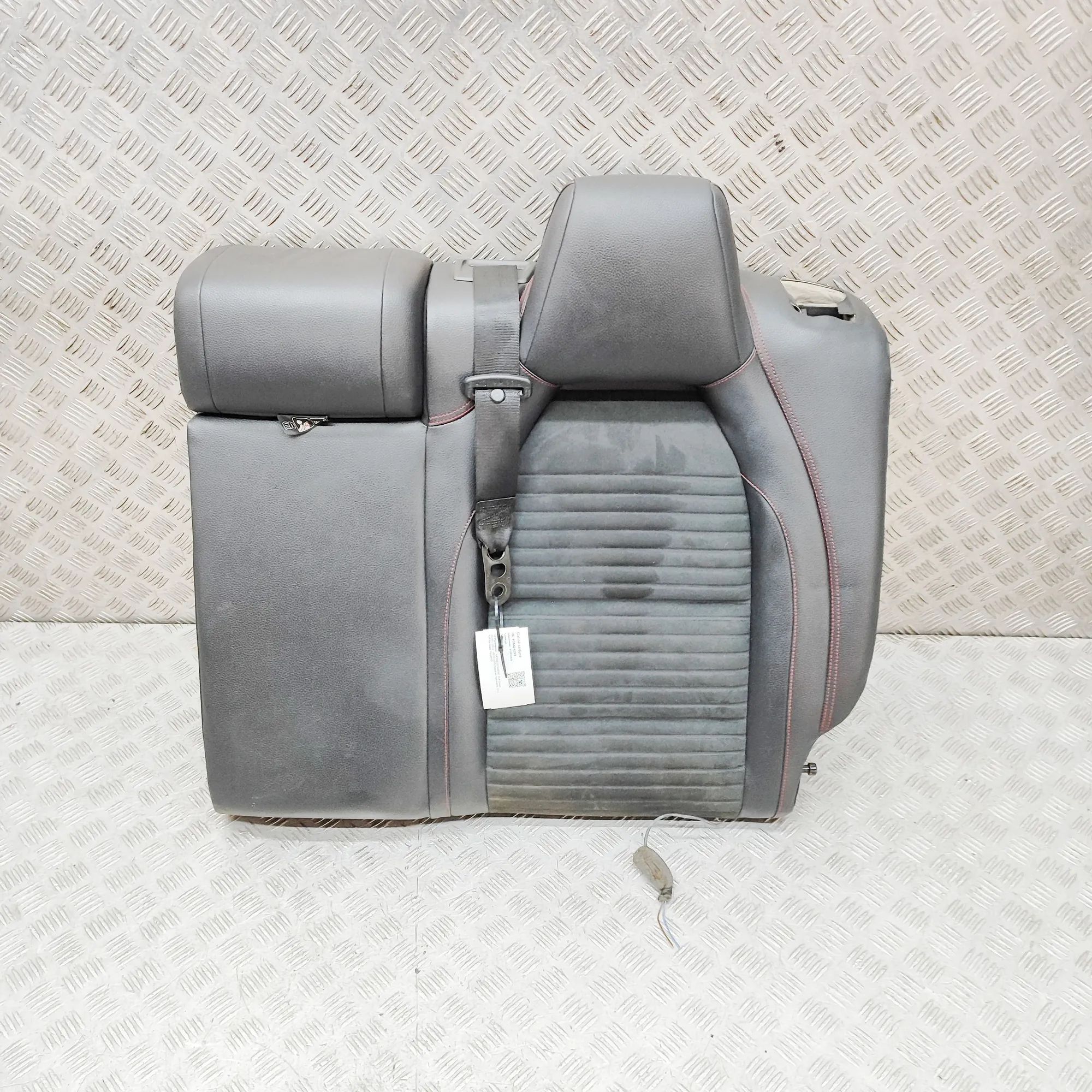 Mercedes-Benz CLA (C117) Rear seat Rear seat — MERCEDES BENZ CLA (Coupe C117) (201...