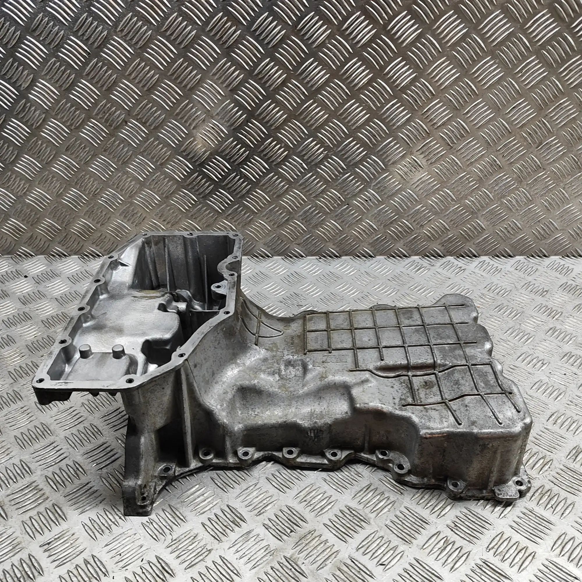 Jeep Grand Cherokee (WK) Engine Oil Pan Engine Oil Pan — JEEP GRAND CHEROKEE (IV WK, WK...