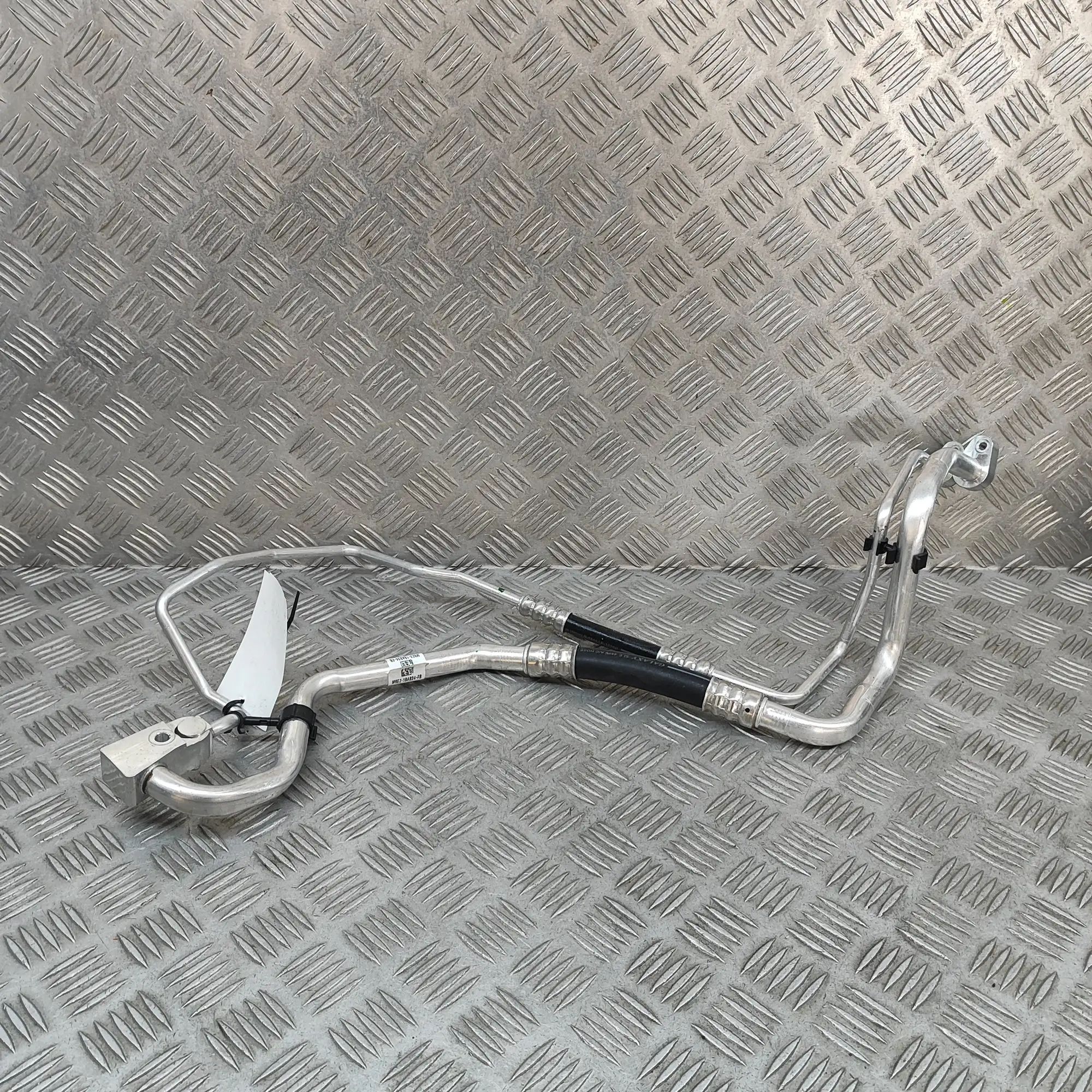 Land Rover Range Rover Sport (L461) A/C Air Con Hose Pipe A/C Air Con Hose Pipe — LAND ROVER RANGE ROVER ...