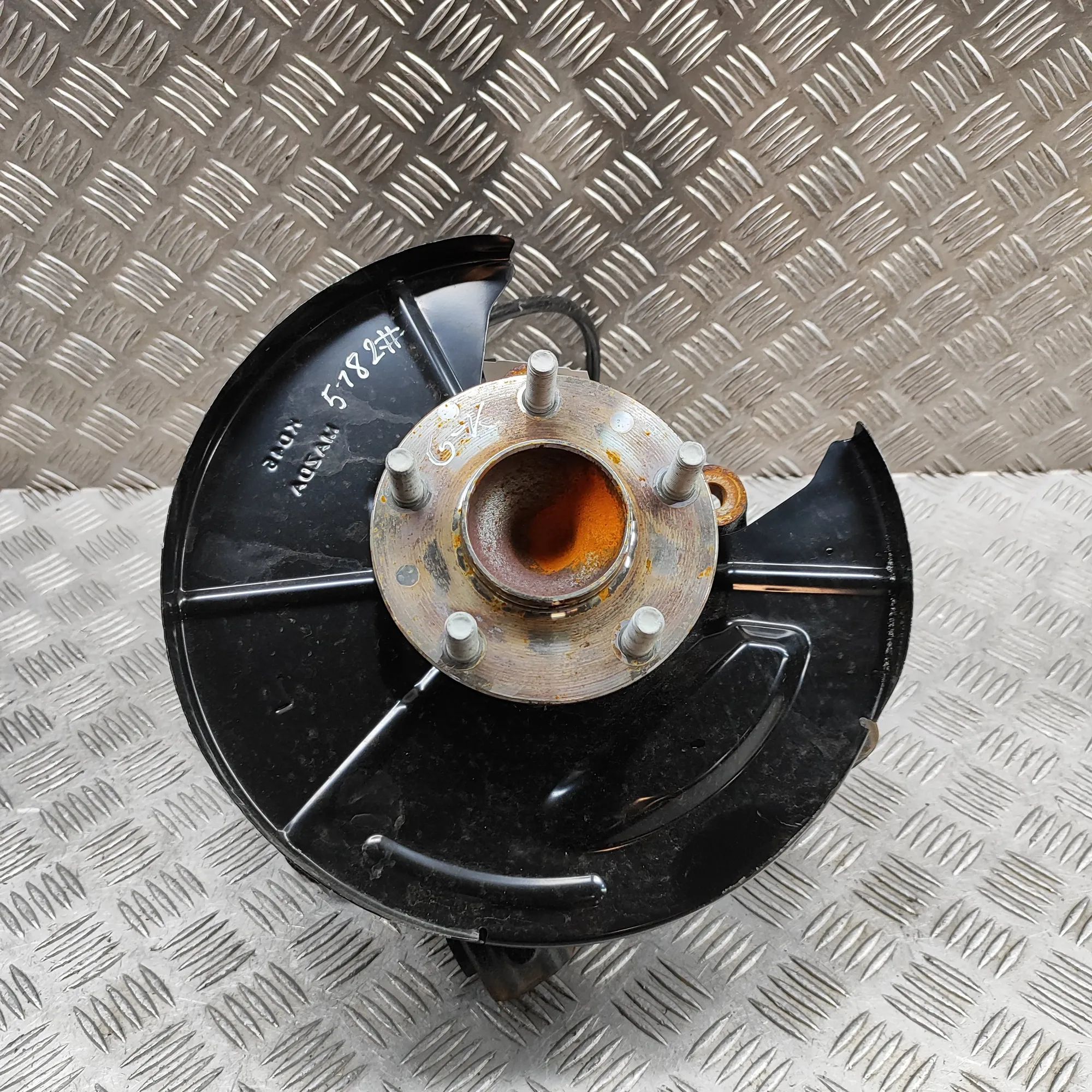 Mazda CX-5 (KF) Rear Left Wheel Hub Spindle Rear Left Wheel Hub Spindle — MAZDA CX-5 (KF) (...