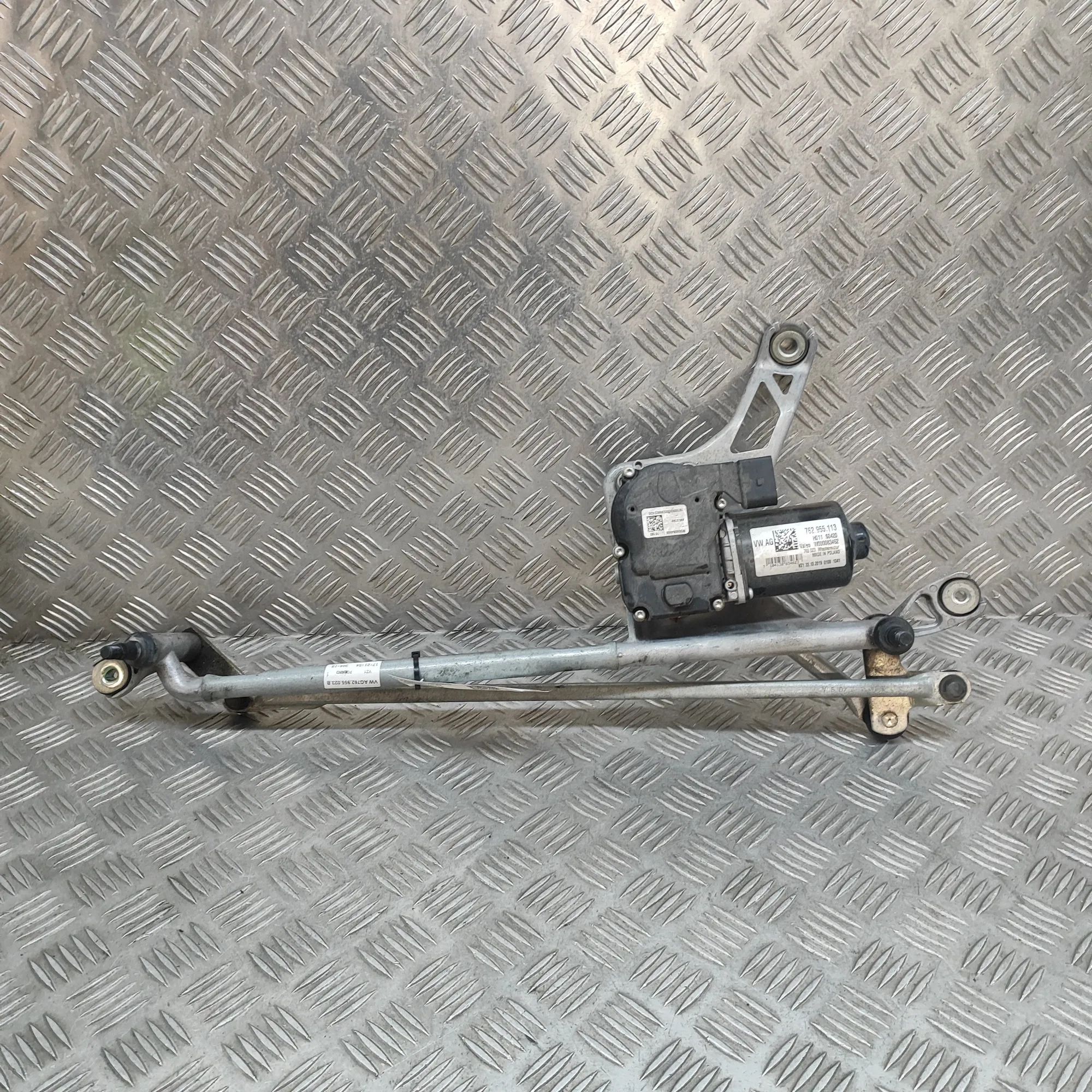 Porsche Cayenne Front Windshield Wiper Mechanism Front Windshield Wiper Mechanism — PORSCHE CAYE...