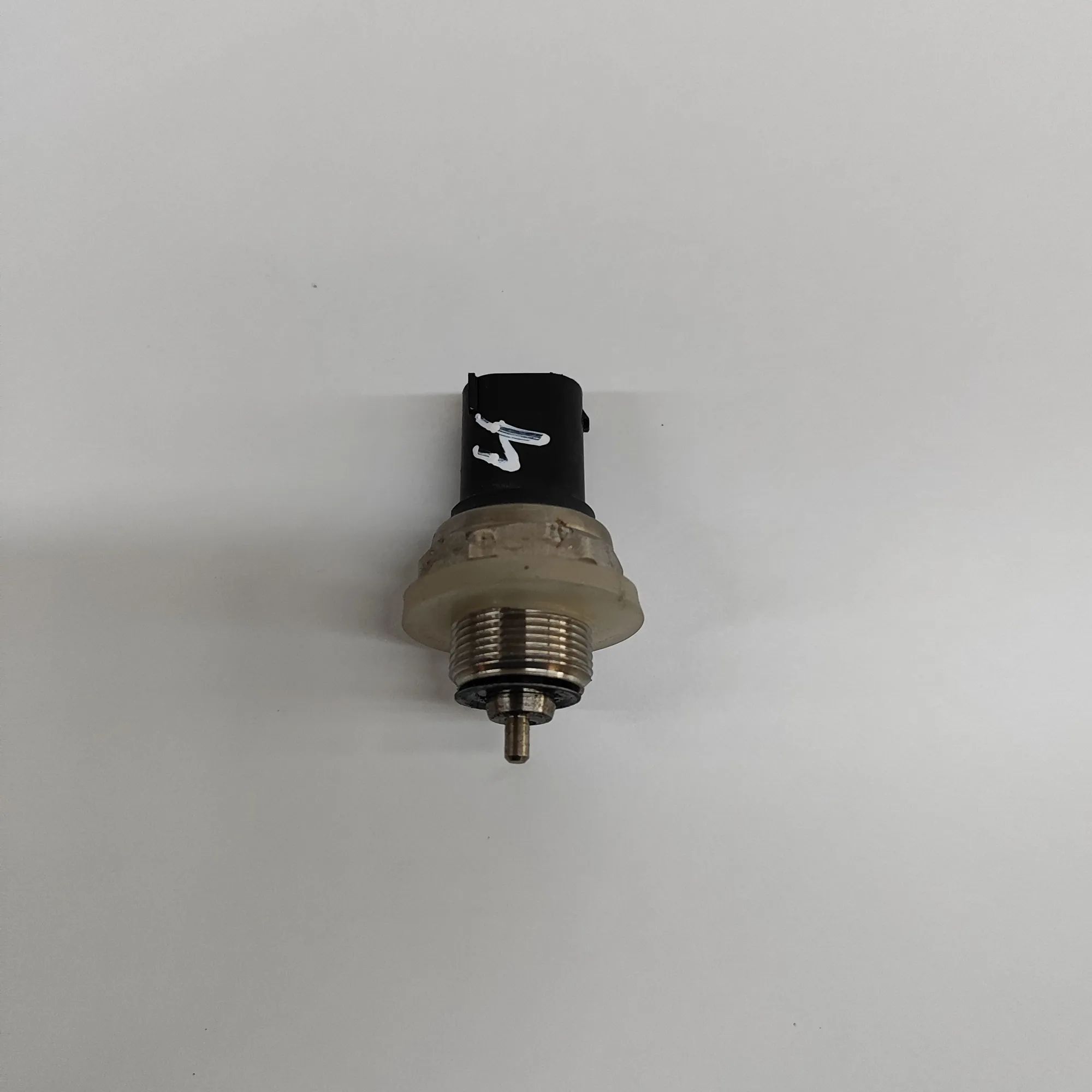 Audi e-tron Air conditioning pressure sensor Air conditioning pressure sensor — AUDI E-TRON ...