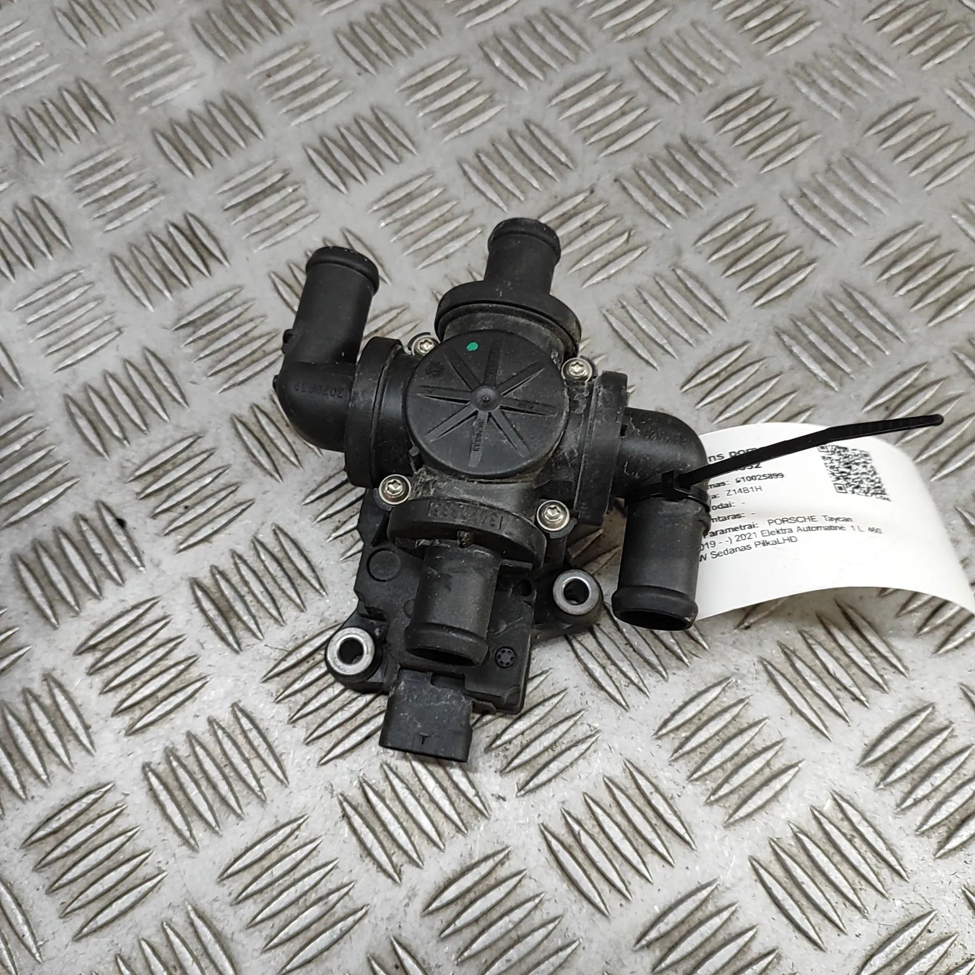 Porsche Taycan Клапан охлаждающей  Coolant valve — PORSCHE TAYCAN (2019-...) — 9J1...