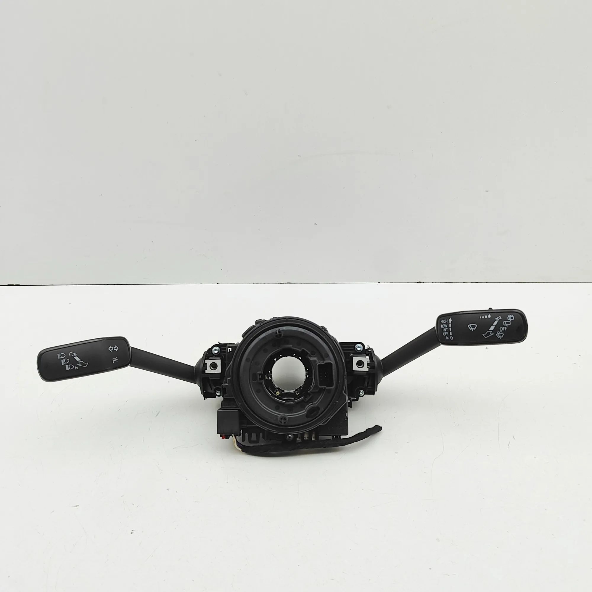 Volkswagen Multivan (T7) Indicator Wiper Stalk Switch Indicator Wiper Stalk Switch — VW MULTIVAN (T7 ...