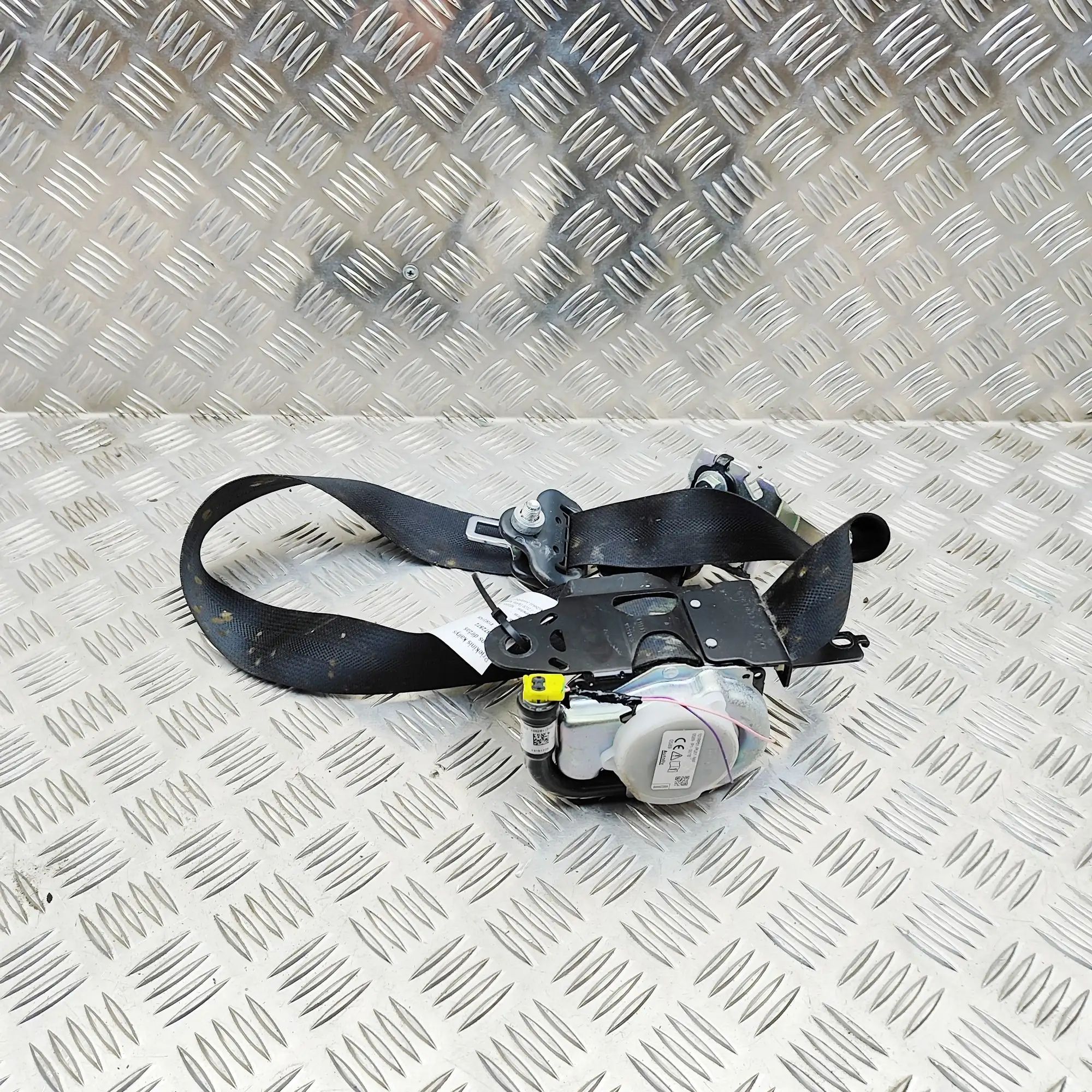 Nissan Leaf Front Left Seatbelt Front Left Seatbelt — NISSAN LEAF (ZE1) (2017-....