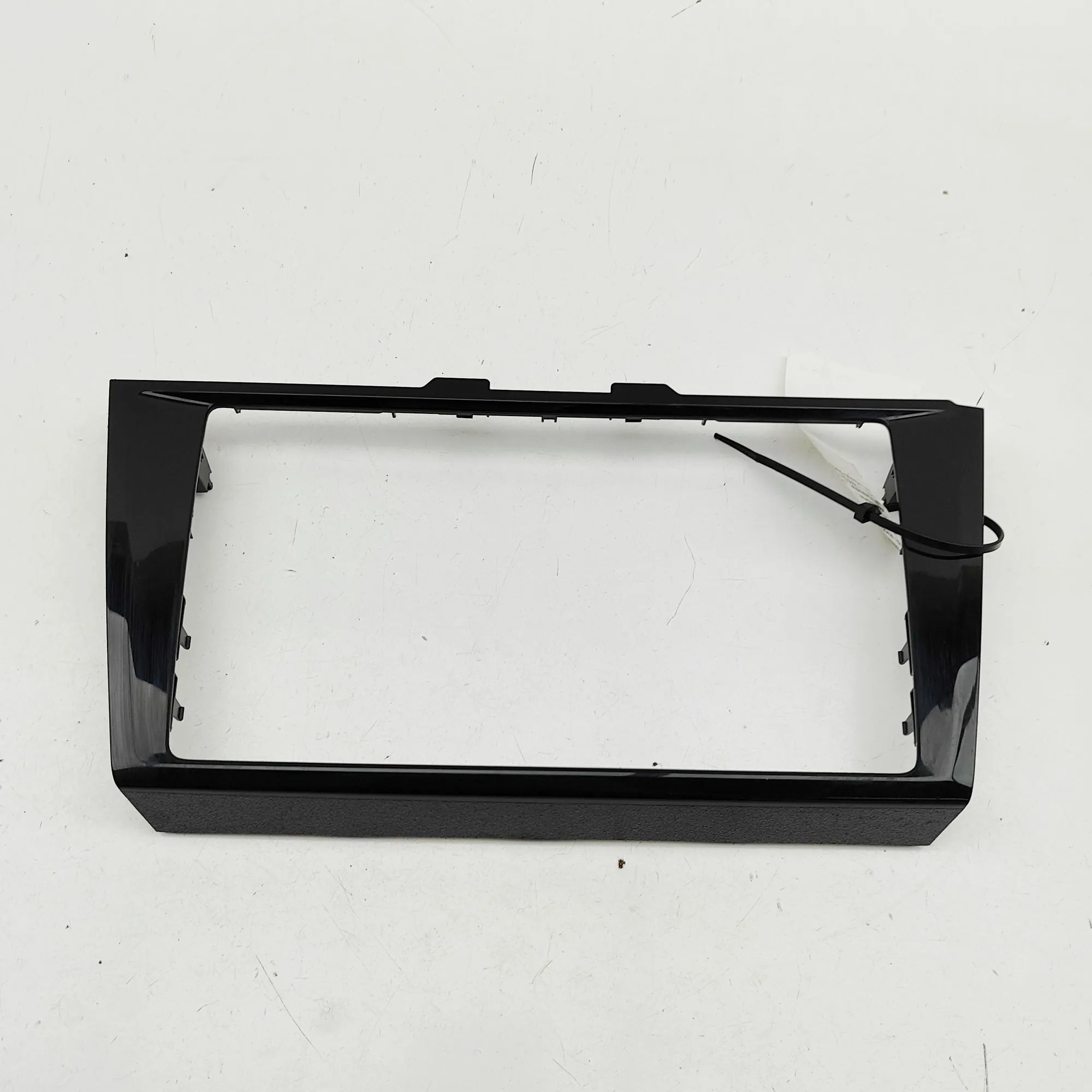 Volkswagen Arteon Navigation screen trim Navigation screen trim — VW ARTEON (3H7) (2017-...