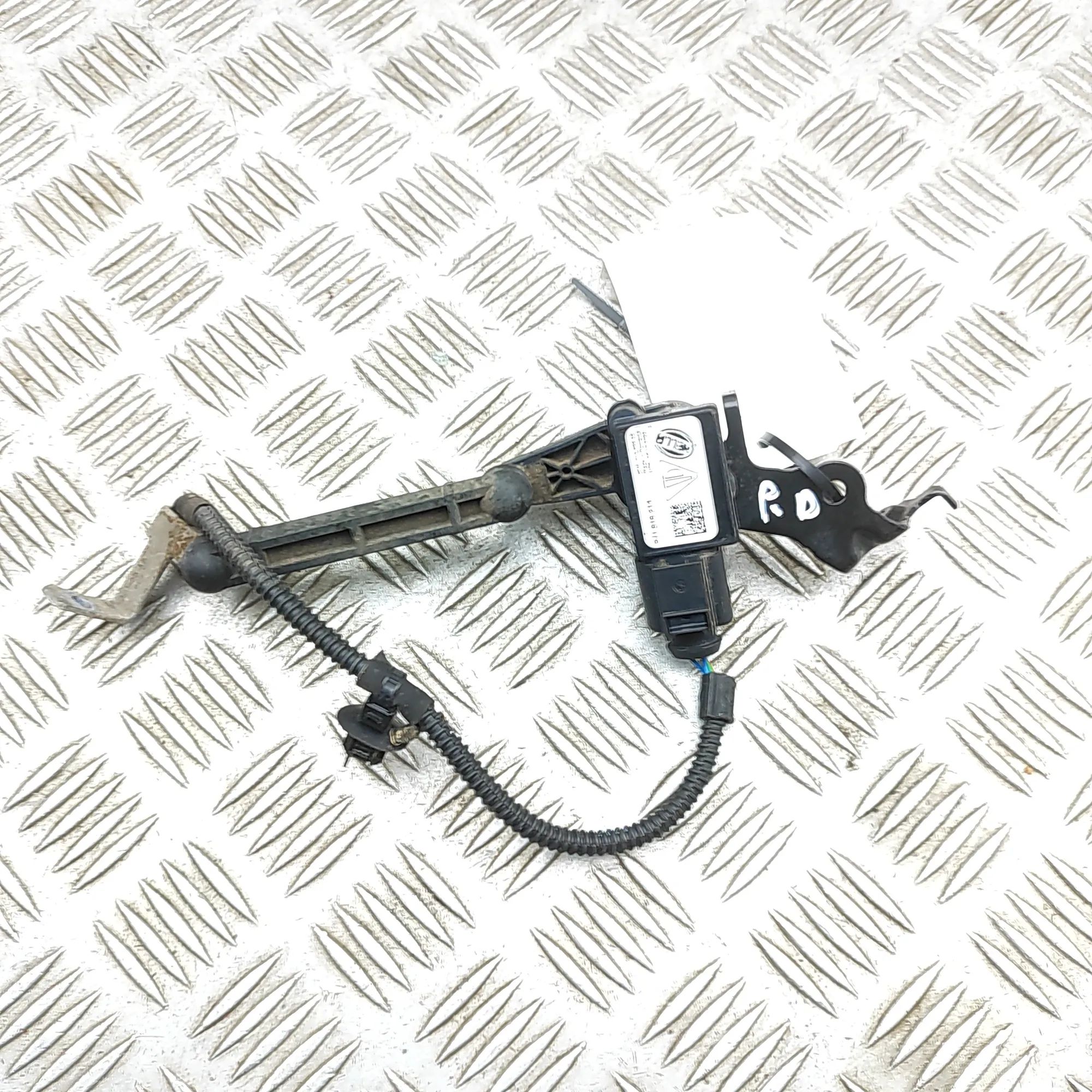 Porsche Taycan Ride height sensor — front right Ride height sensor — front right — PORSCHE TAYC...
