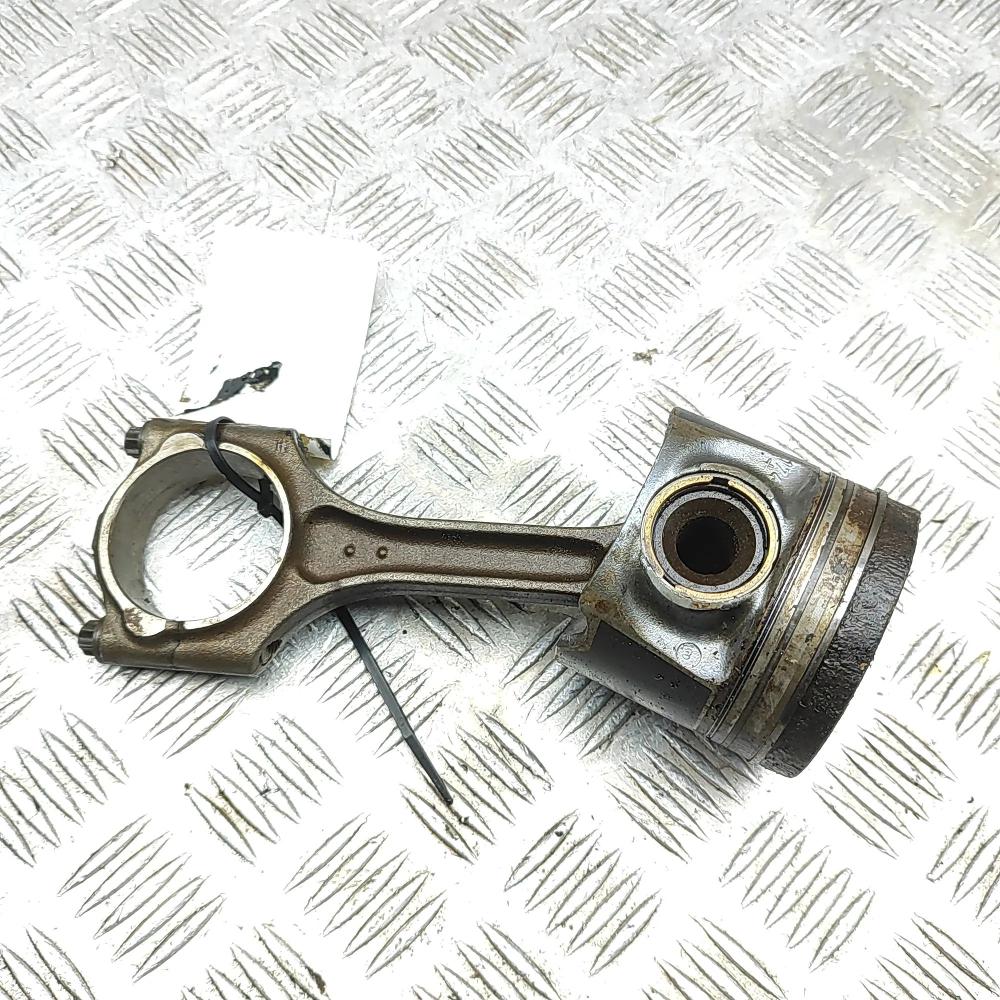 Volvo XC60 Piston Piston — VOLVO XC60 (2008-2017) — 31430898,3137...