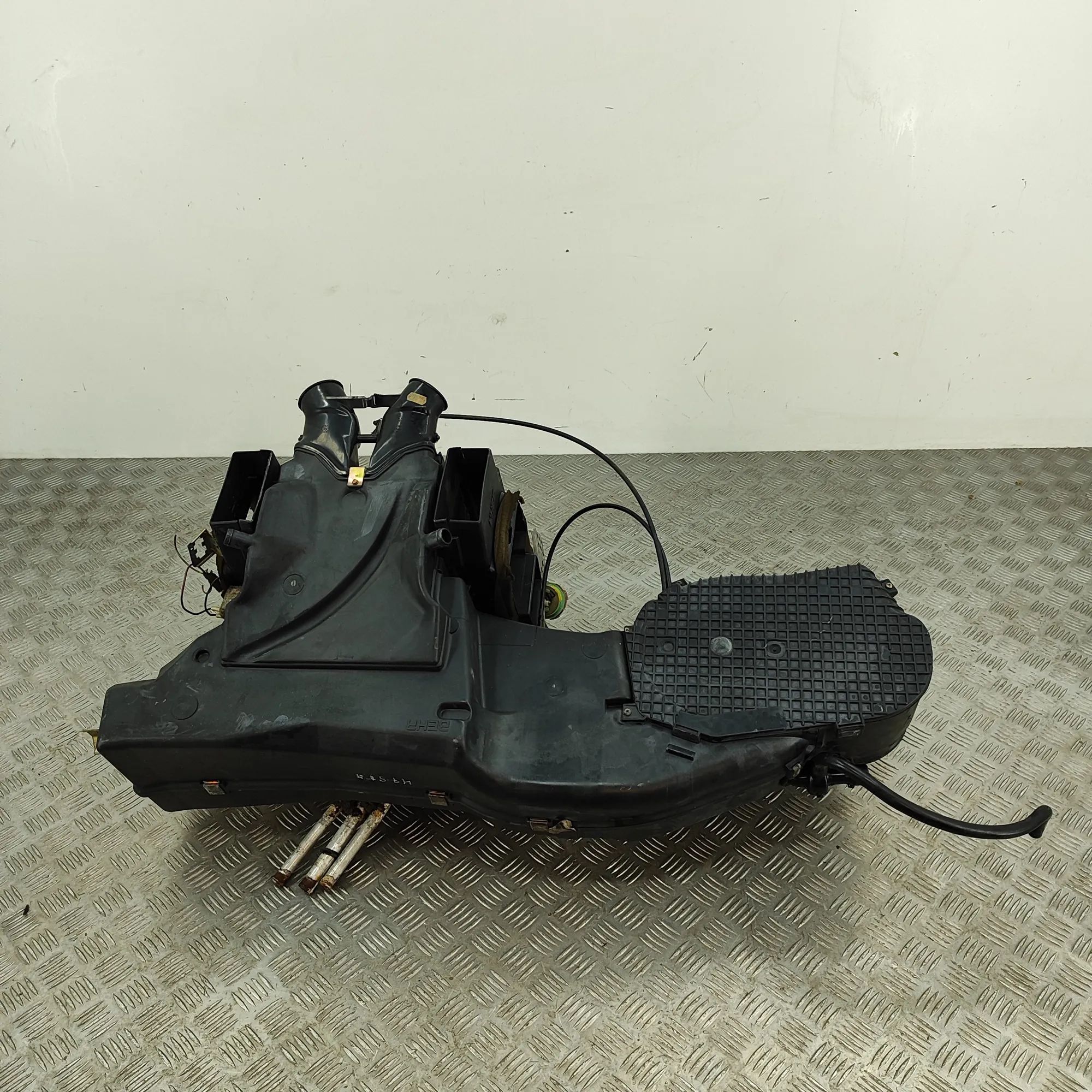 Mercedes-Benz 200 - 300 (W123) Interior Heater Interior Heater — MERCEDES BENZ S-CLASS (W126) ...