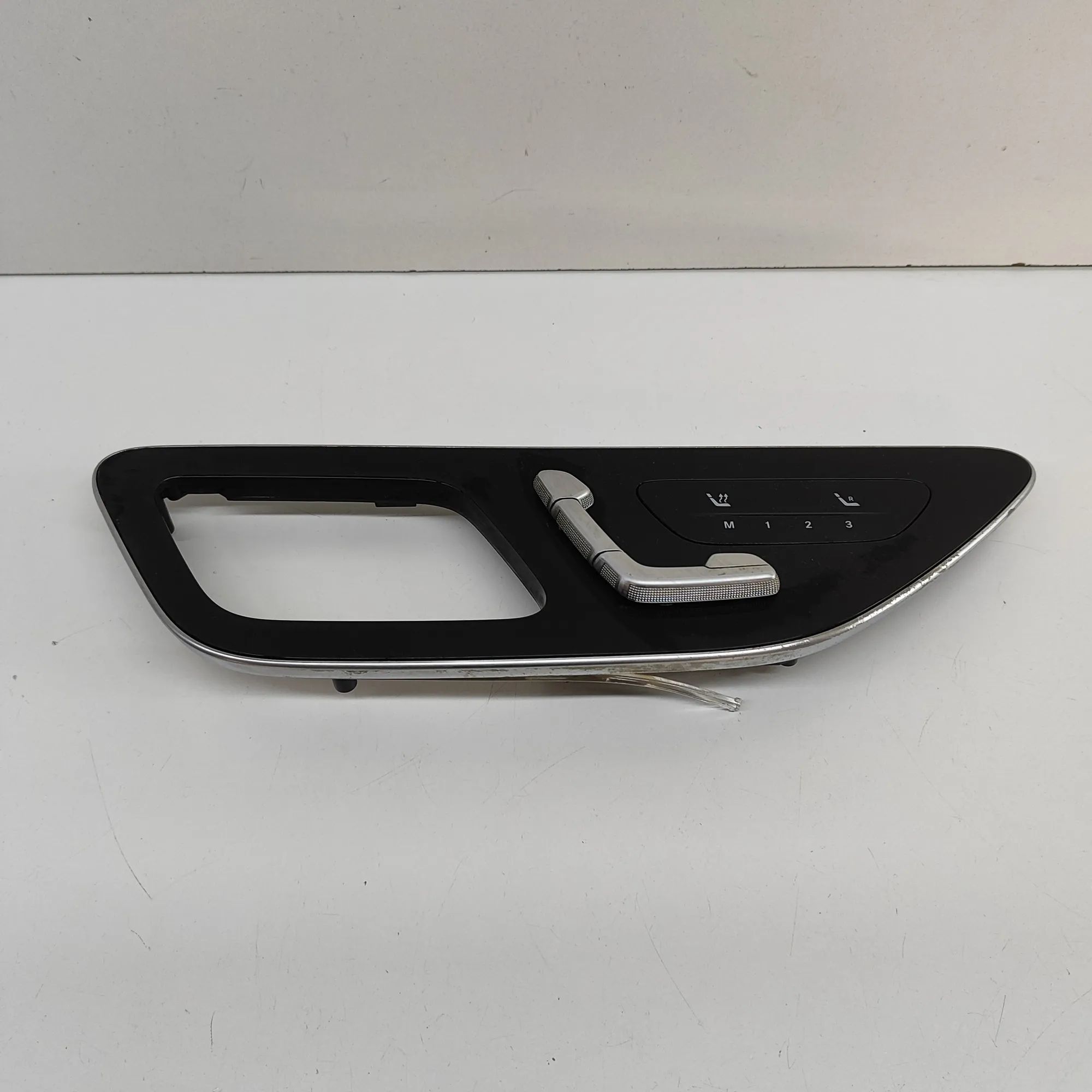 Mercedes-Benz EQS (V297 / X296) Door panel trim — front left Door panel trim — front left — MERCEDES BENZ EQ...