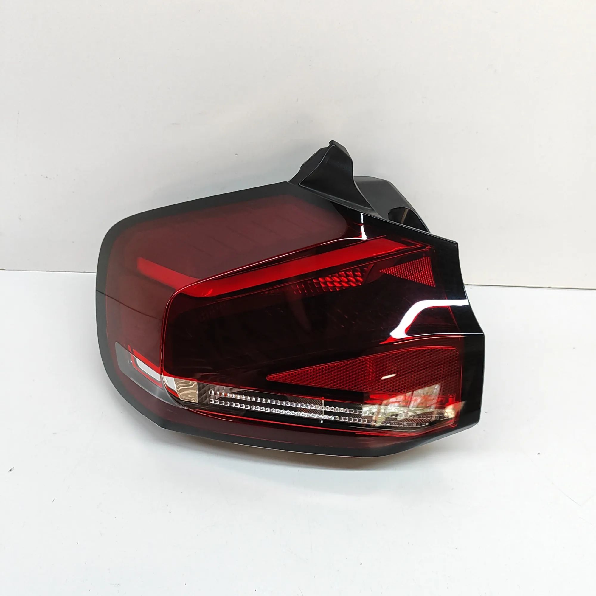 Citroen C4 Rear Left Tail Light Rear Left Tail Light — CITROEN C4 (III BA_, BB_...