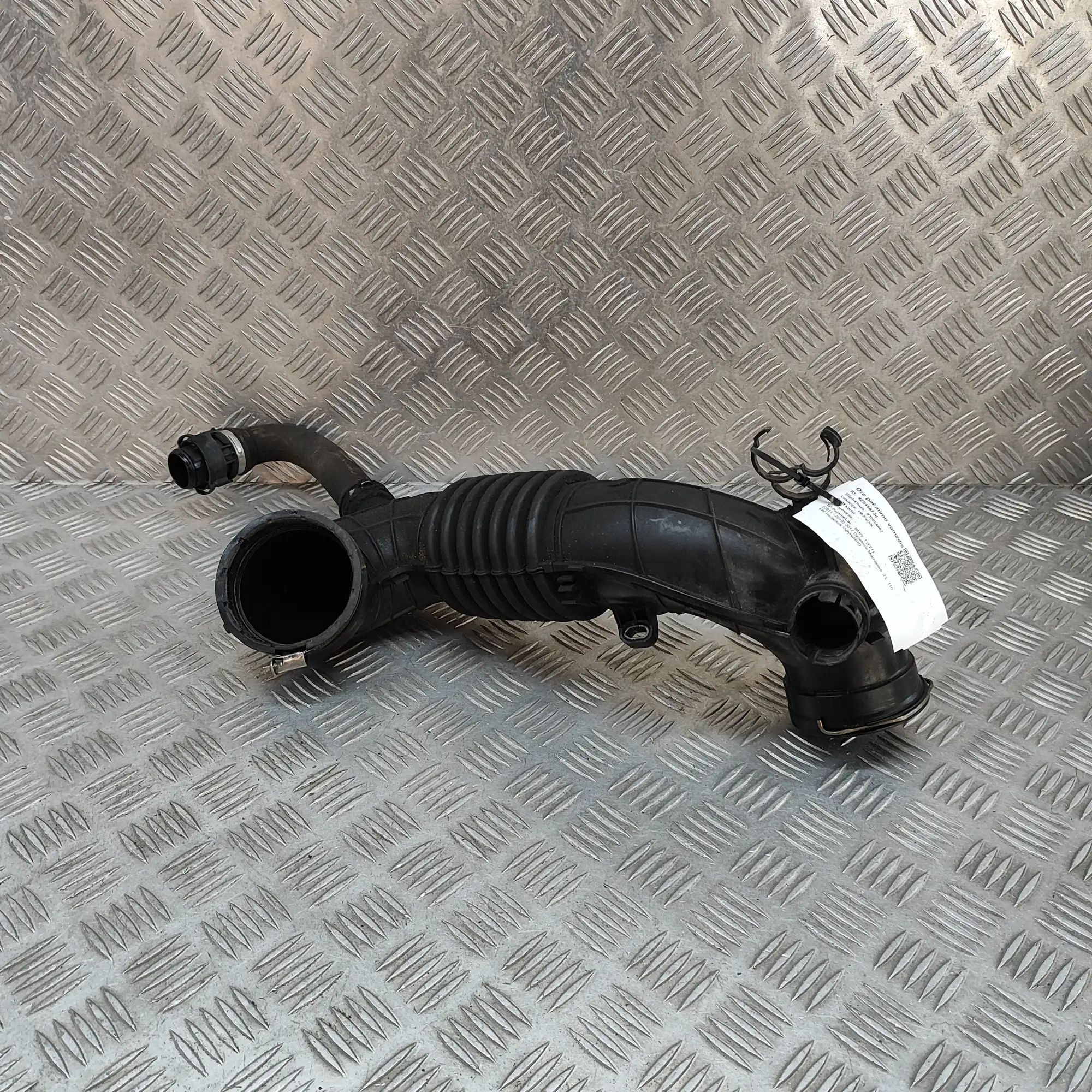 BMW 1 (F20 / F21) Air Intake Tube Air Intake Tube — BMW 1 SERIES (F20, F21) (2011...